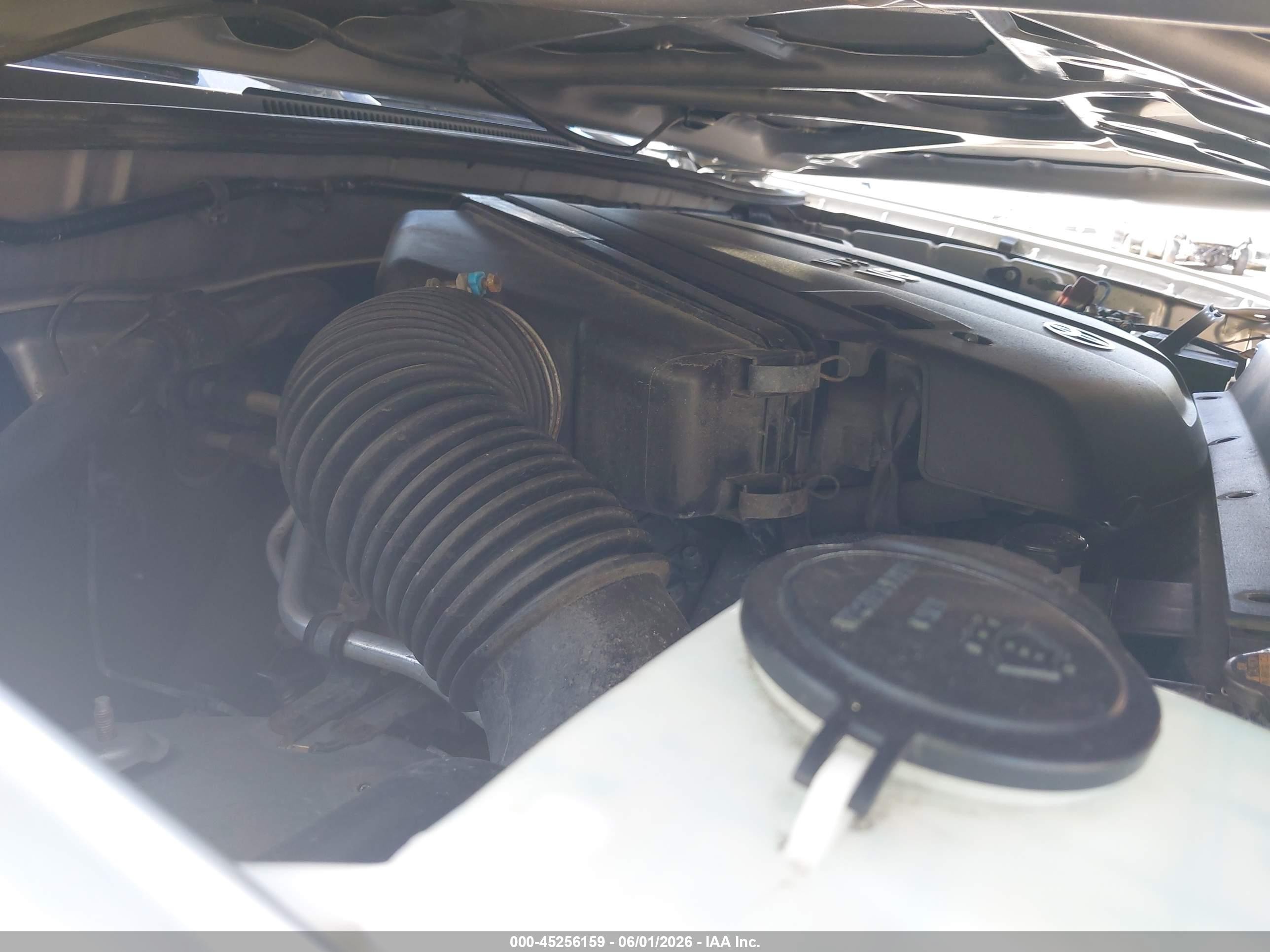 2011 Toyota Tacoma Base V6 Silver vin: 3TMLU4EN2BM057507