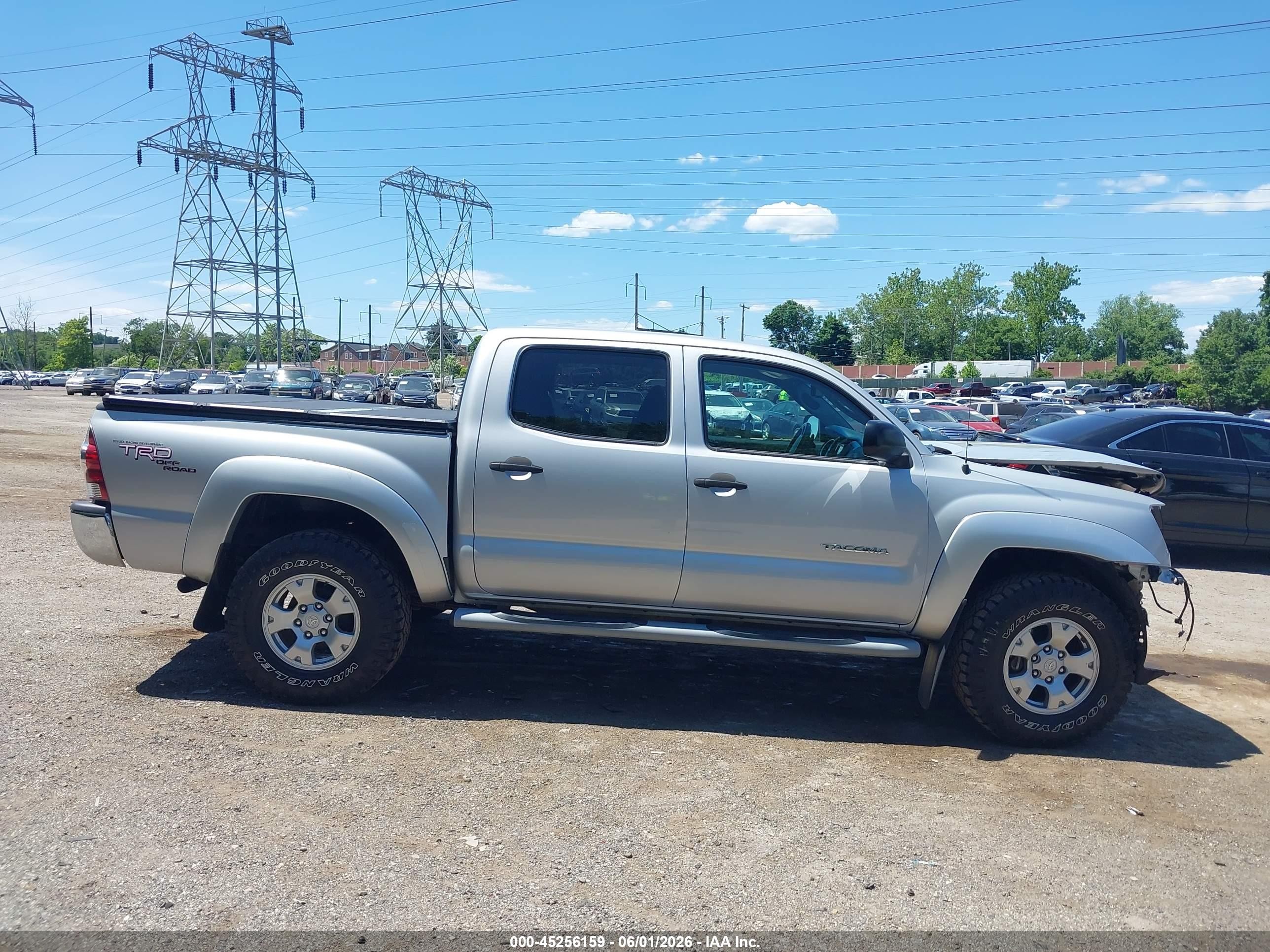 2011 Toyota Tacoma Base V6 Silver vin: 3TMLU4EN2BM057507