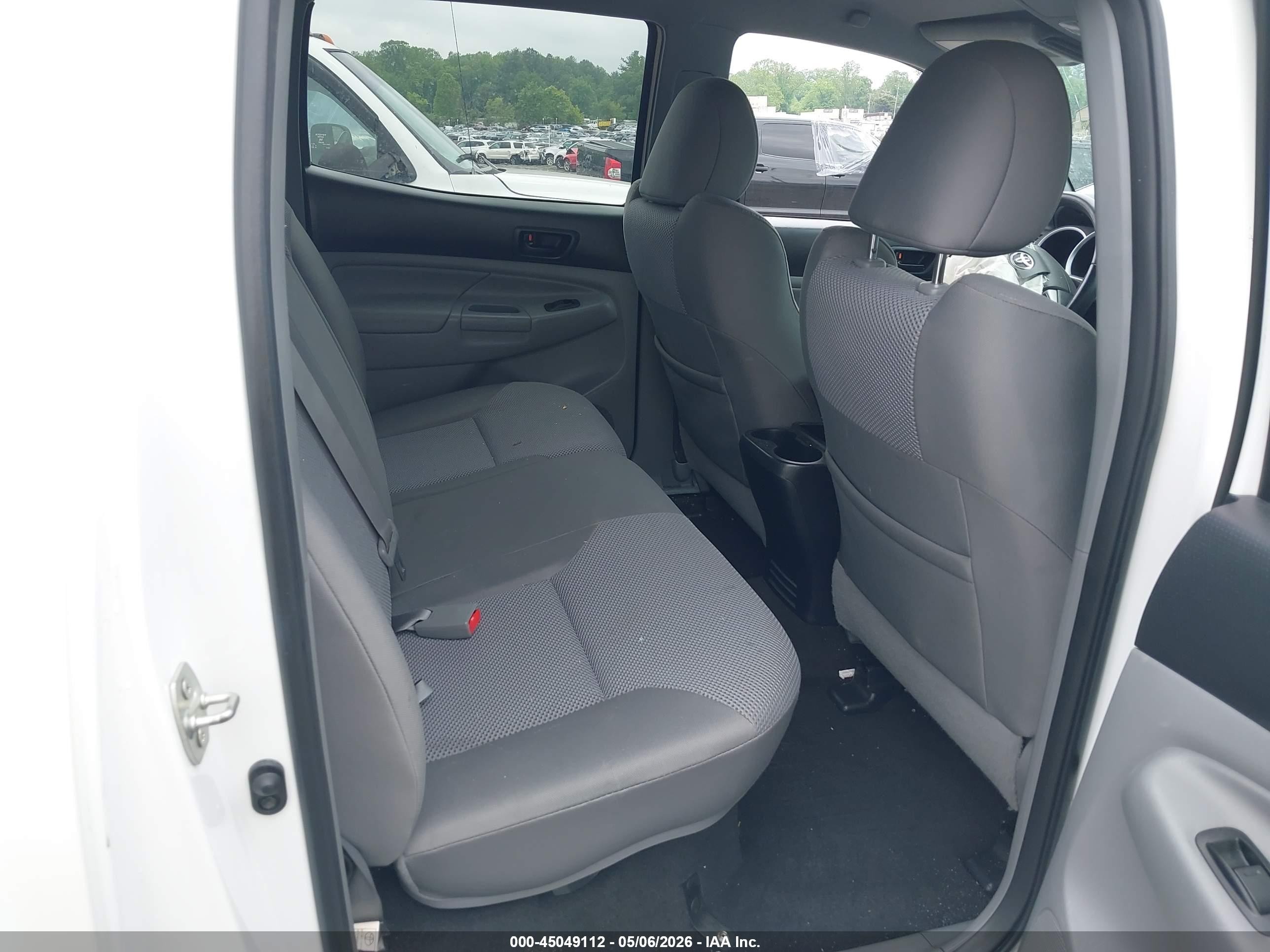 2012 Toyota Tacoma Base V6 Белый vin: 3TMLU4EN2CM090072