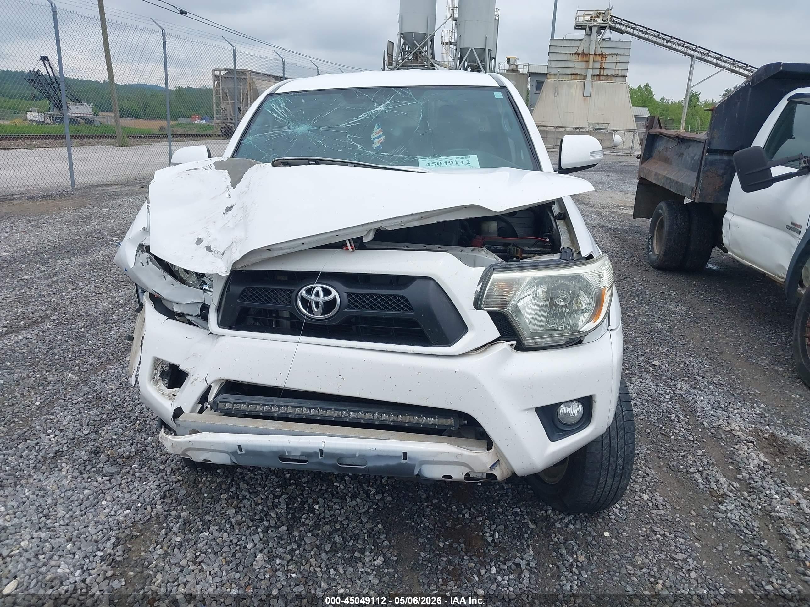 2012 Toyota Tacoma Base V6 Белый vin: 3TMLU4EN2CM090072