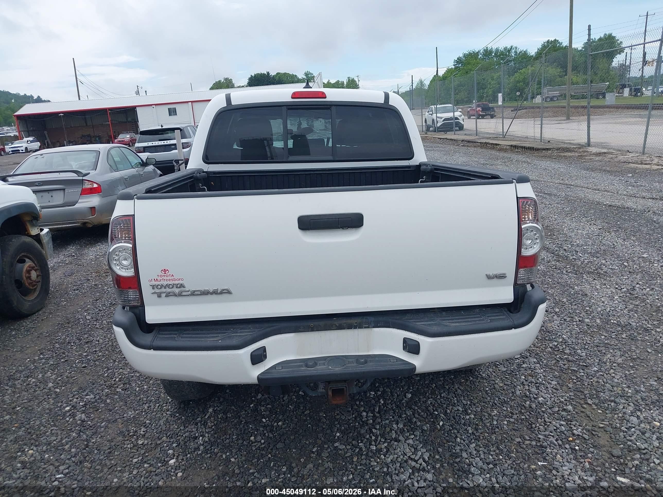 2012 Toyota Tacoma Base V6 Белый vin: 3TMLU4EN2CM090072