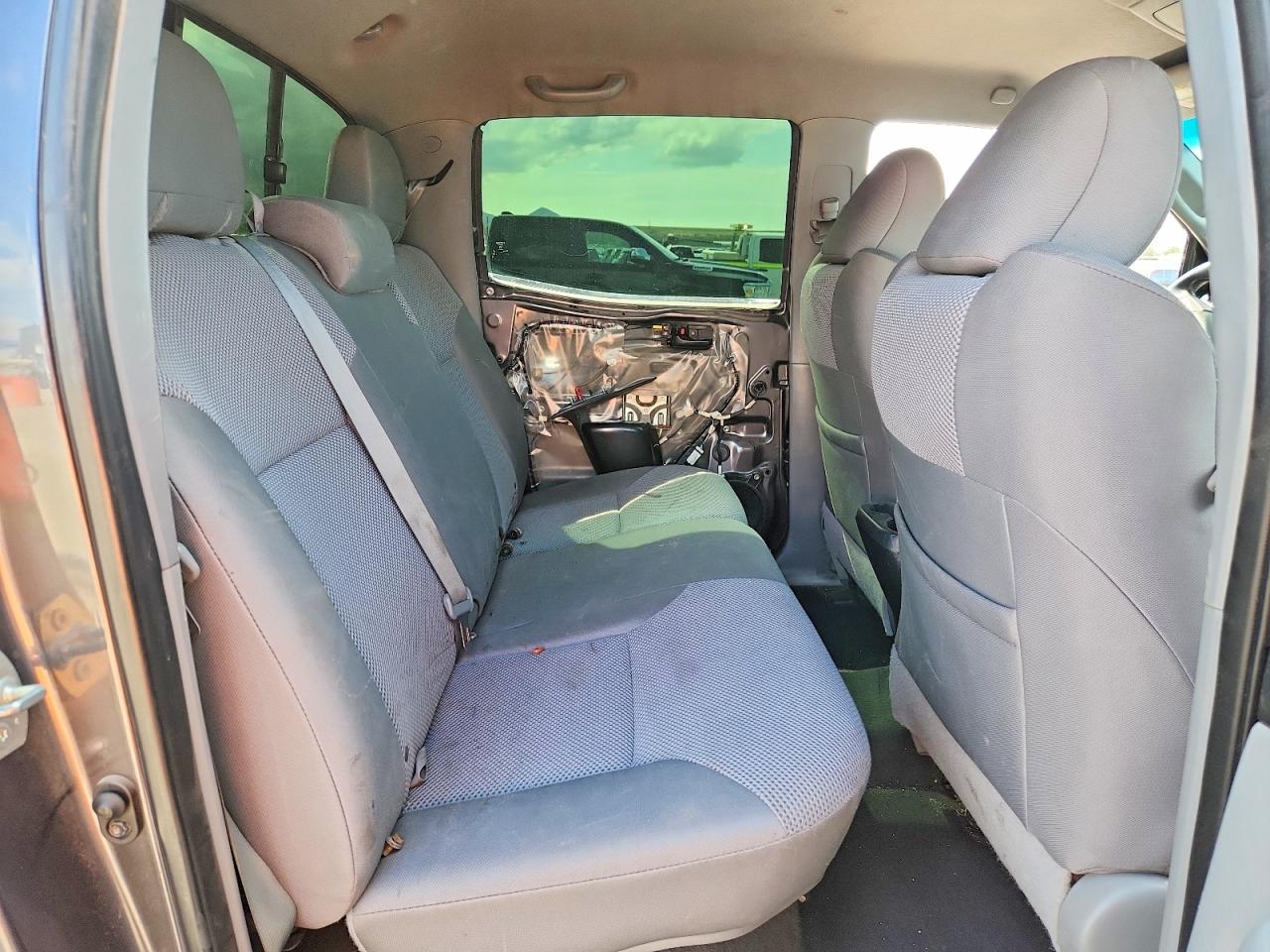 2013 Toyota Tacoma Double Cab Gray vin: 3TMLU4EN2DM105011