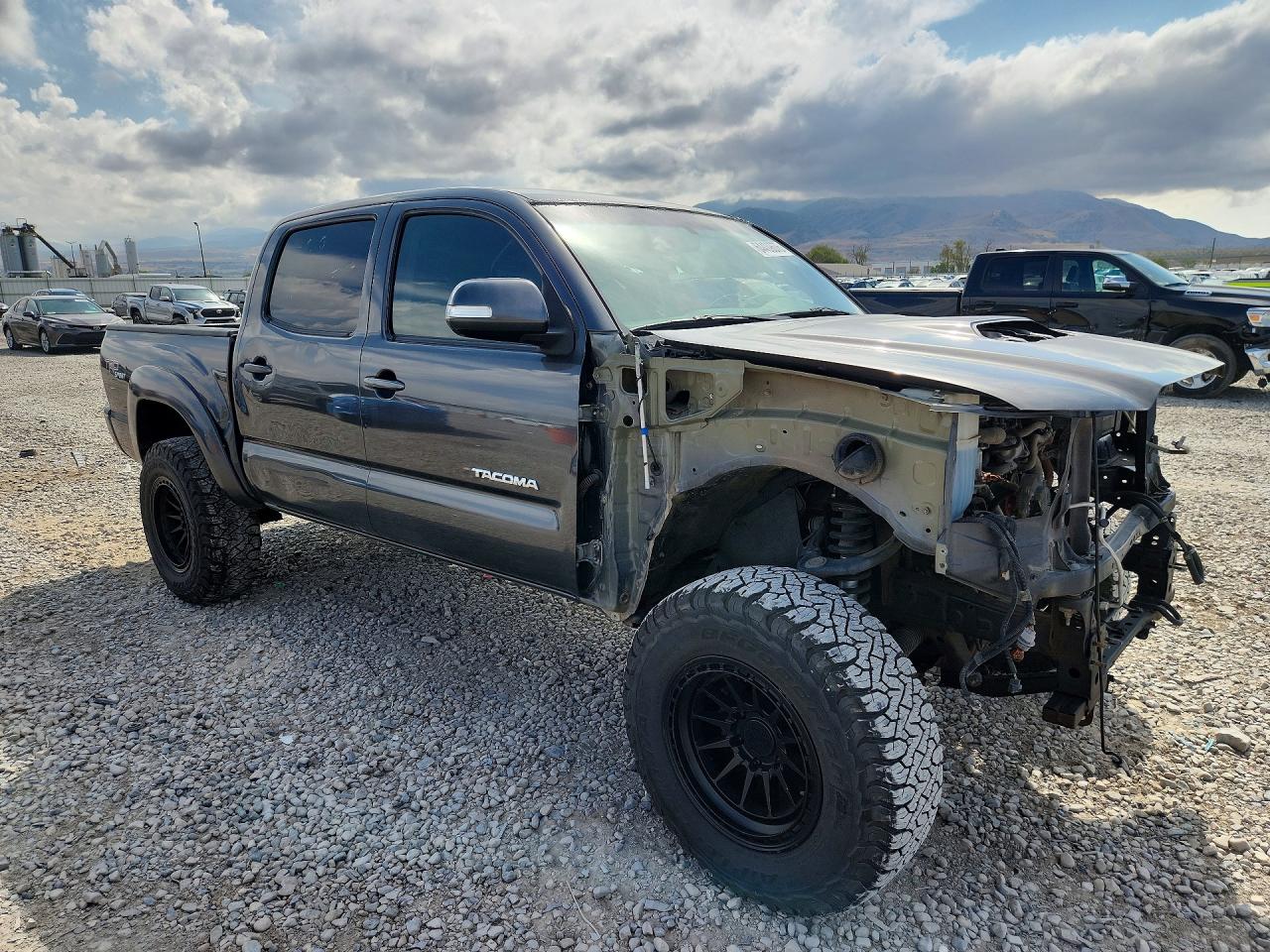 2013 Toyota Tacoma Double Cab Gray vin: 3TMLU4EN2DM105011
