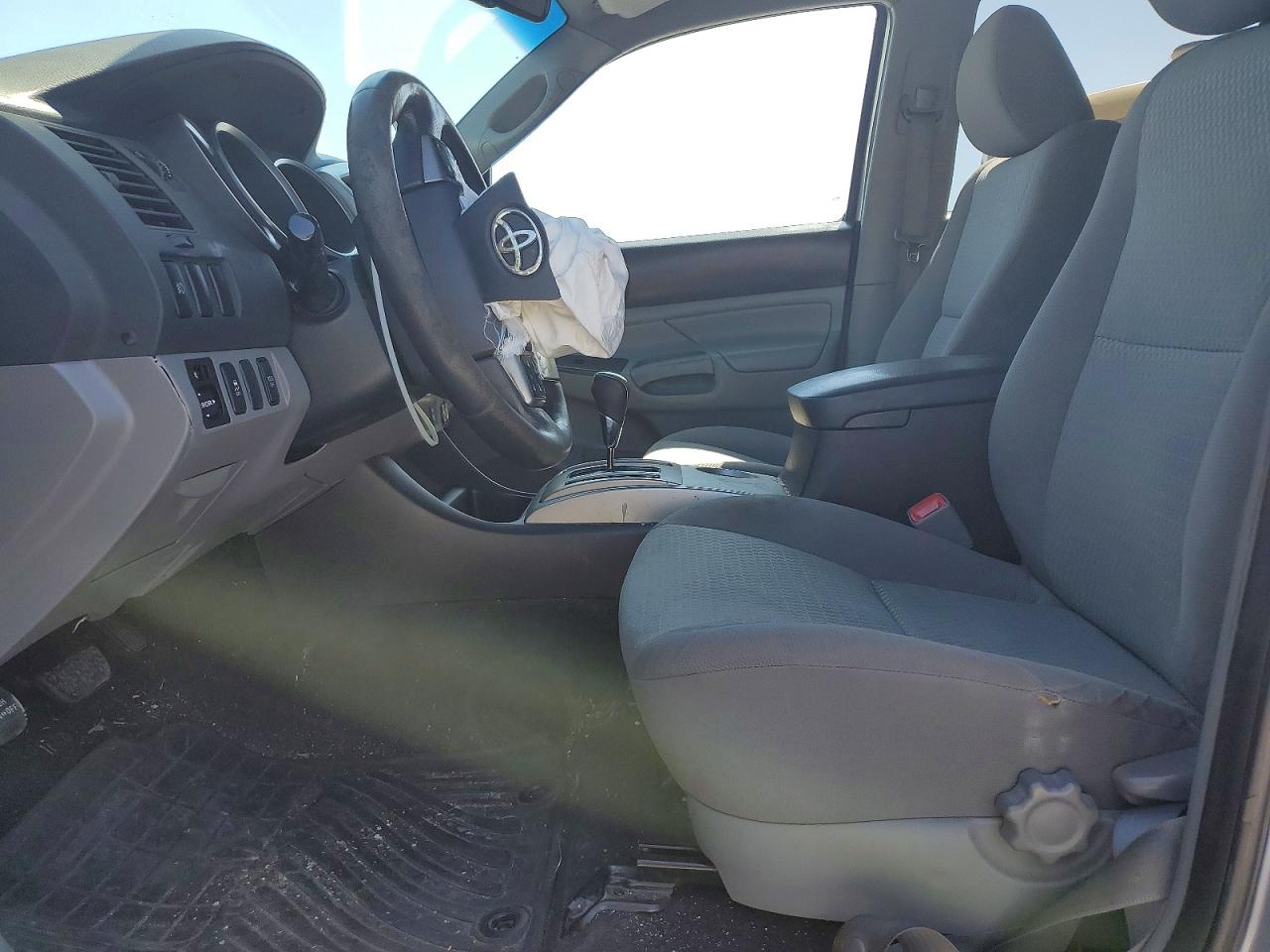 2013 Toyota Tacoma Double Cab Silver vin: 3TMLU4EN2DM105705