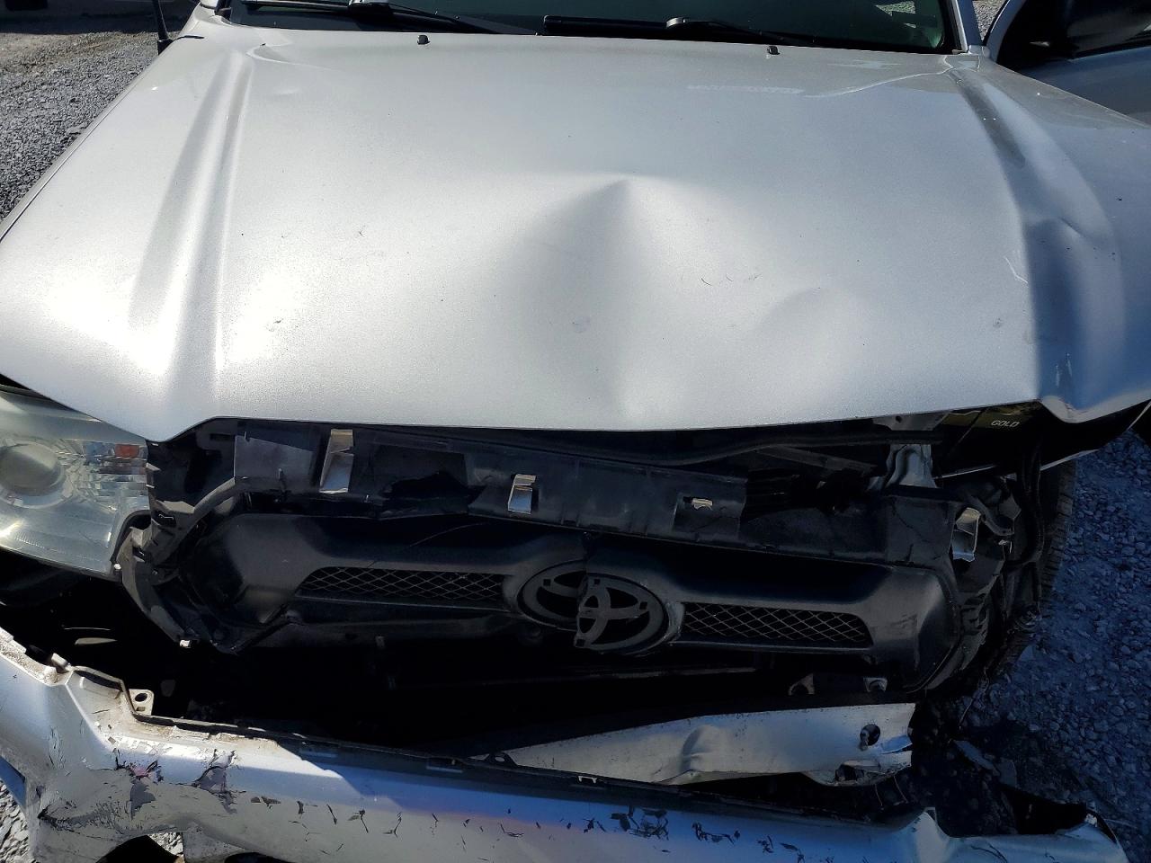 2013 Toyota Tacoma Double Cab Silver vin: 3TMLU4EN2DM105705