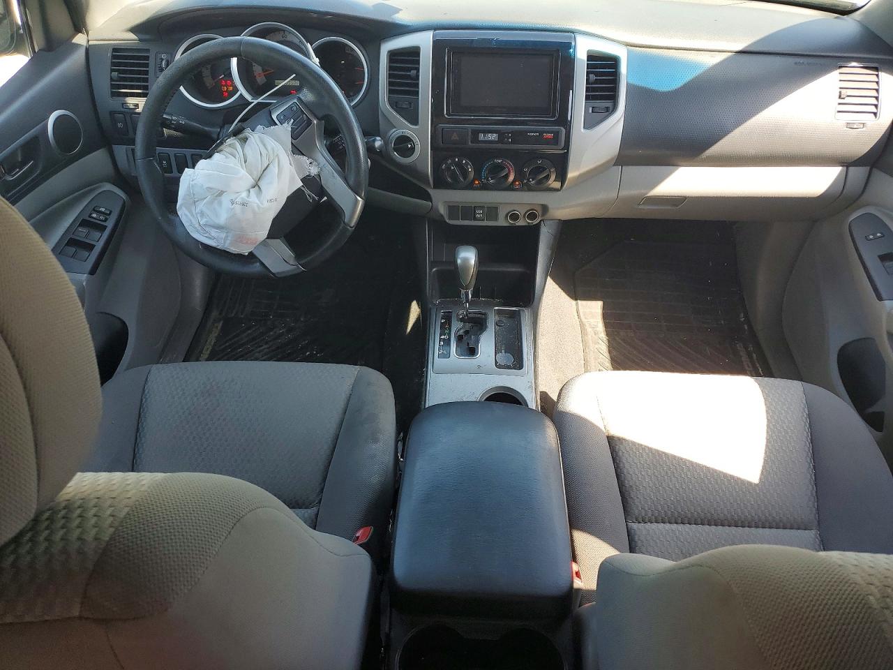2013 Toyota Tacoma Double Cab Silver vin: 3TMLU4EN2DM105705