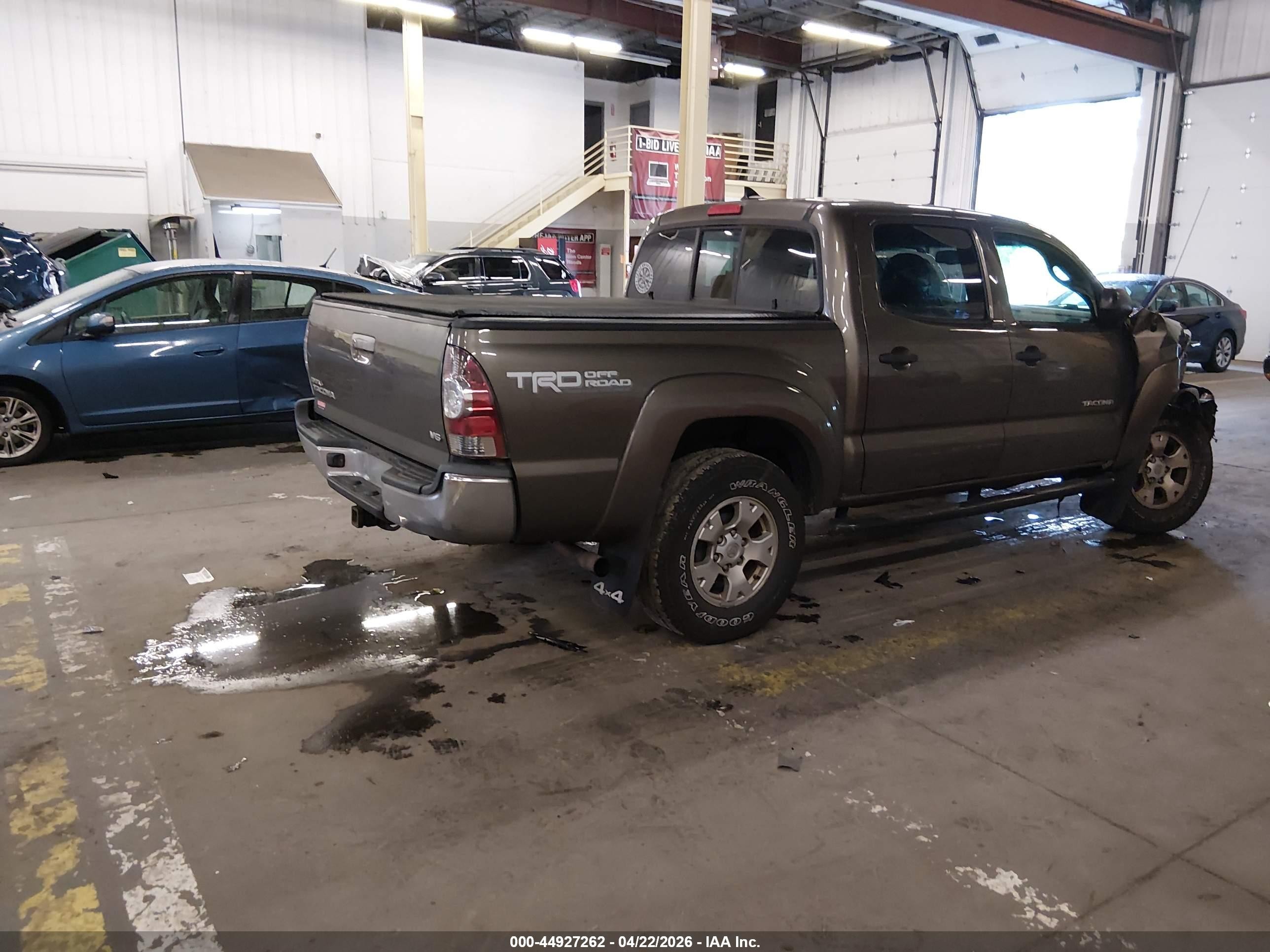 2013 Toyota Tacoma Base V6 Gray vin: 3TMLU4EN2DM121211
