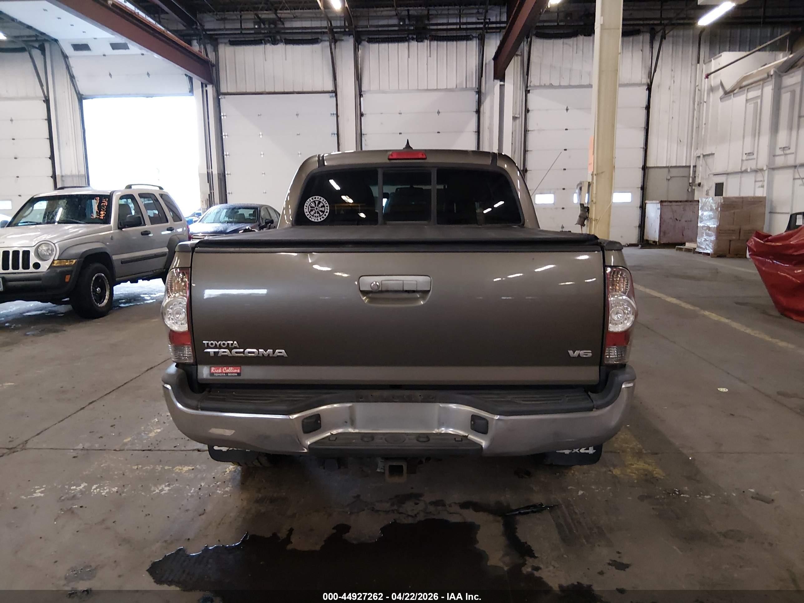 2013 Toyota Tacoma Base V6 Gray vin: 3TMLU4EN2DM121211