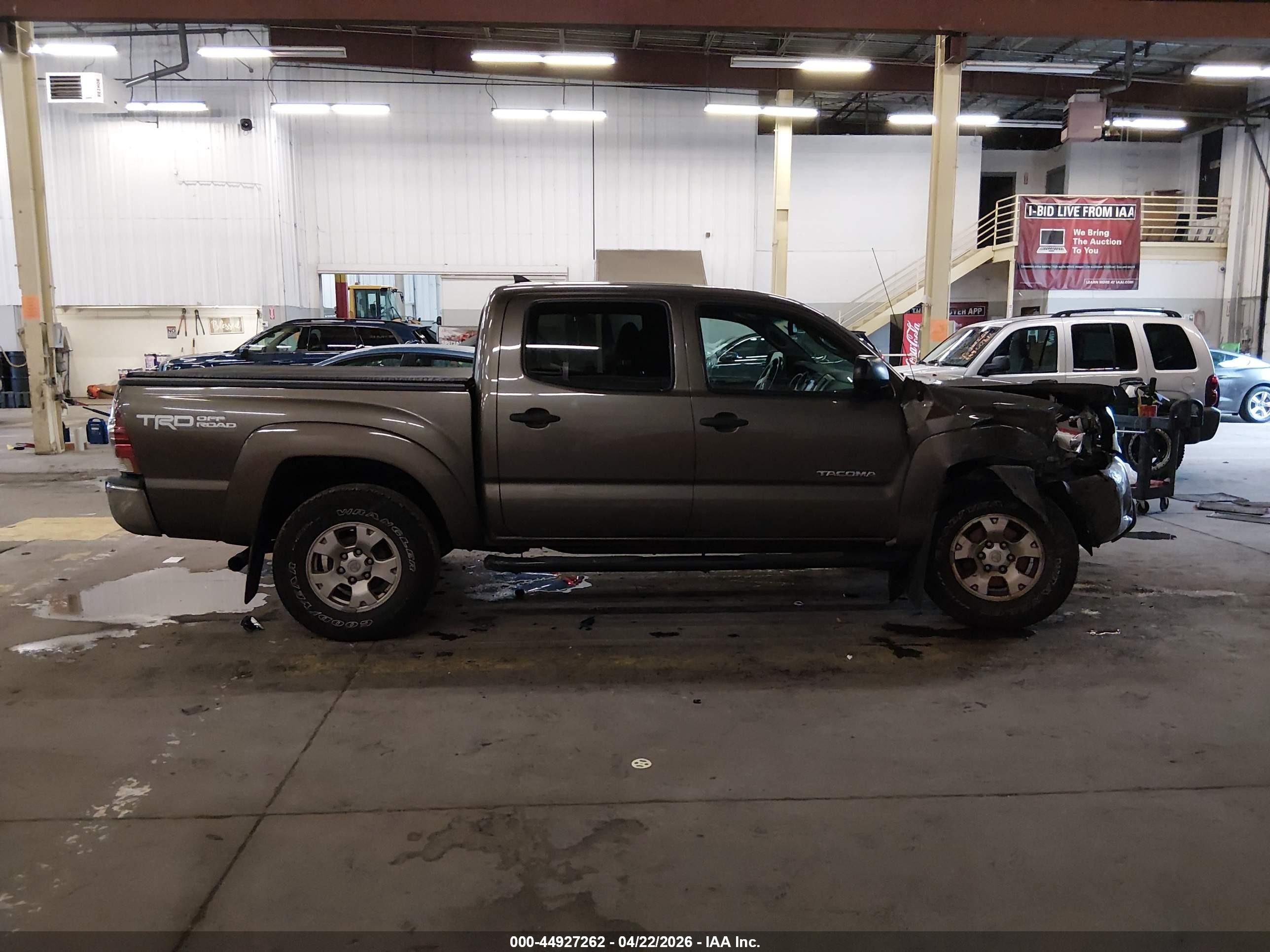 2013 Toyota Tacoma Base V6 Gray vin: 3TMLU4EN2DM121211
