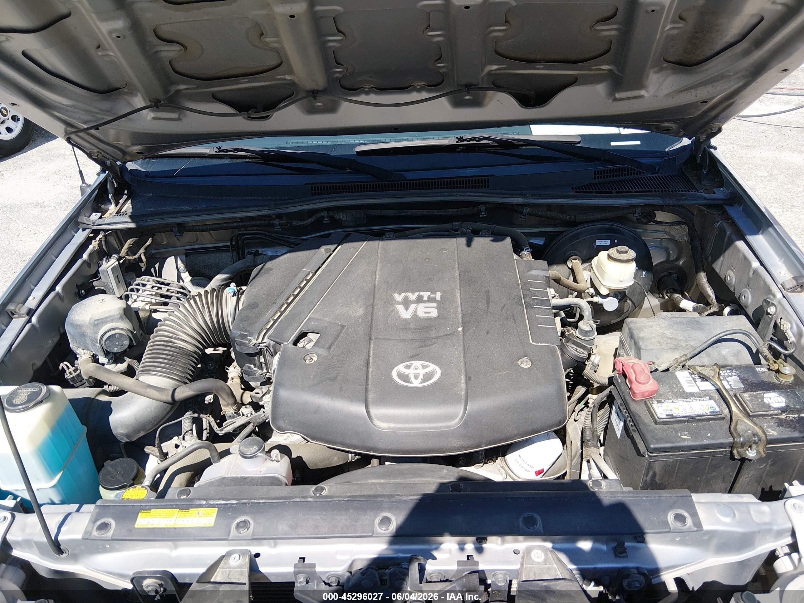 2014 Toyota Tacoma Base V6 Silver vin: 3TMLU4EN2EM162102