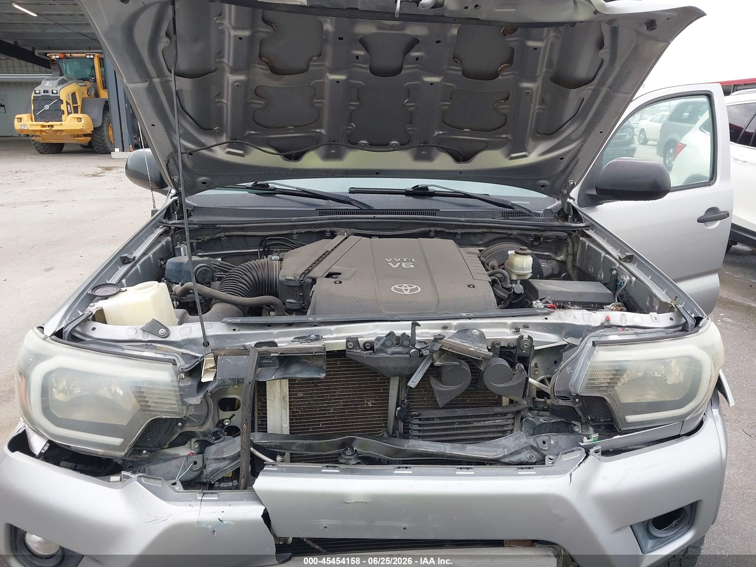 2014 Toyota Tacoma Base V6 Silver vin: 3TMLU4EN2EM164397