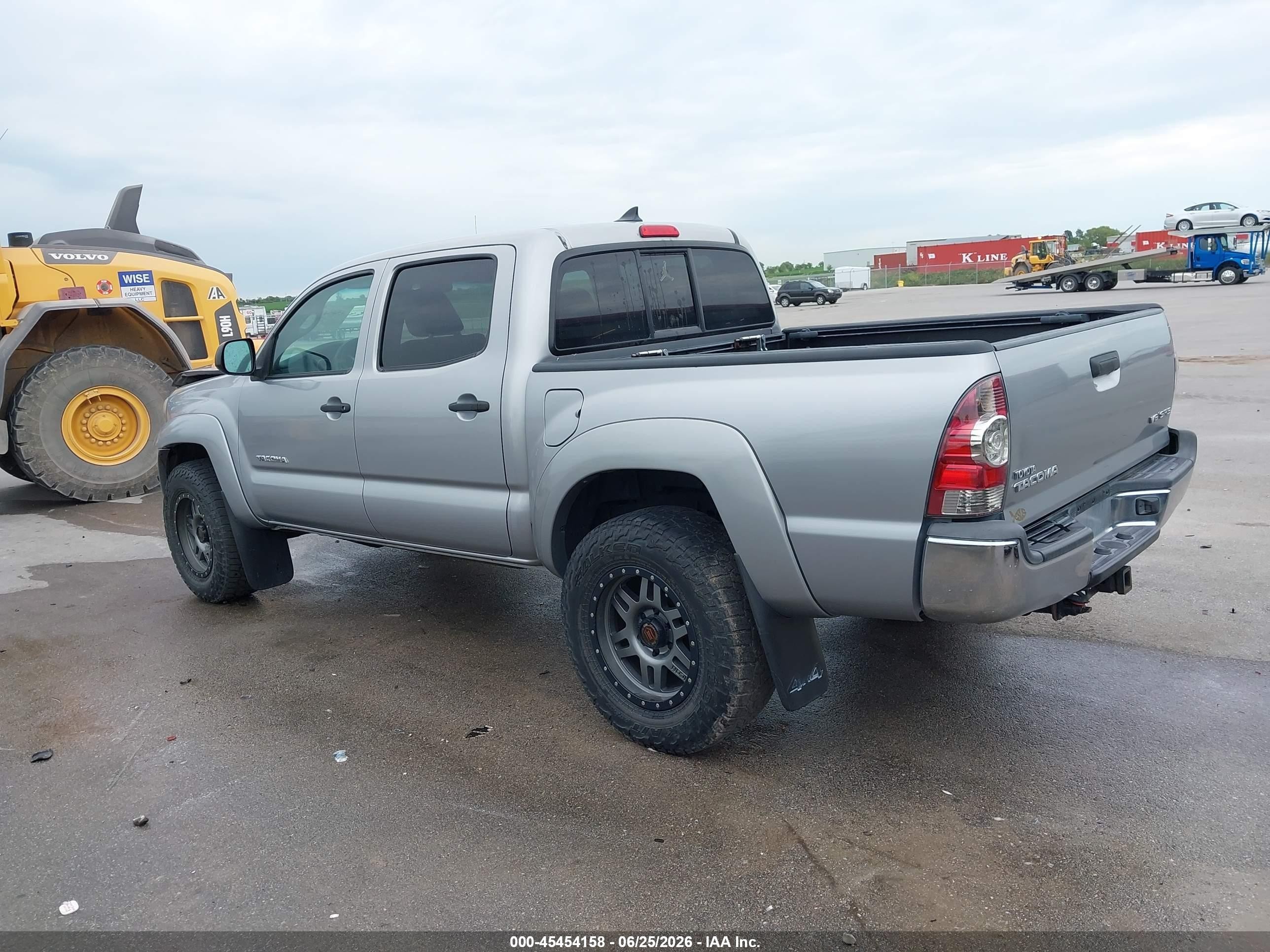 2014 Toyota Tacoma Base V6 Silver vin: 3TMLU4EN2EM164397