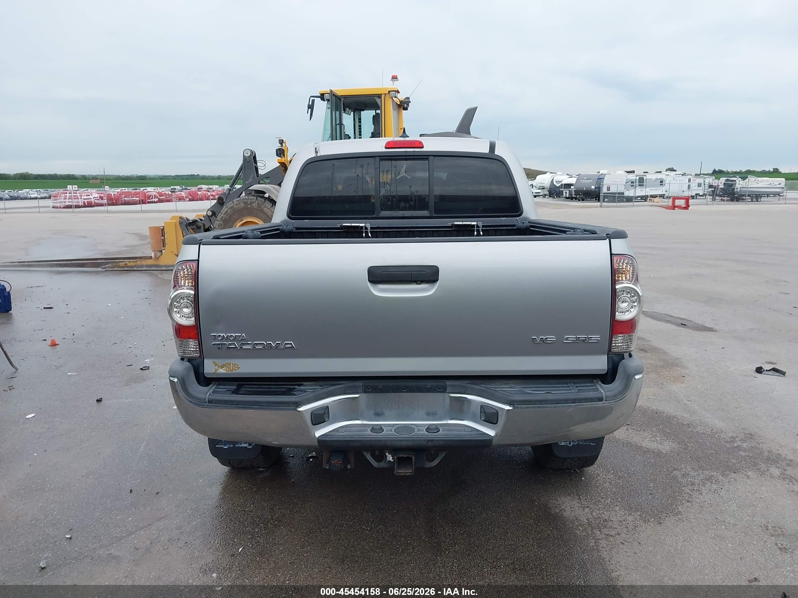 2014 Toyota Tacoma Base V6 Silver vin: 3TMLU4EN2EM164397