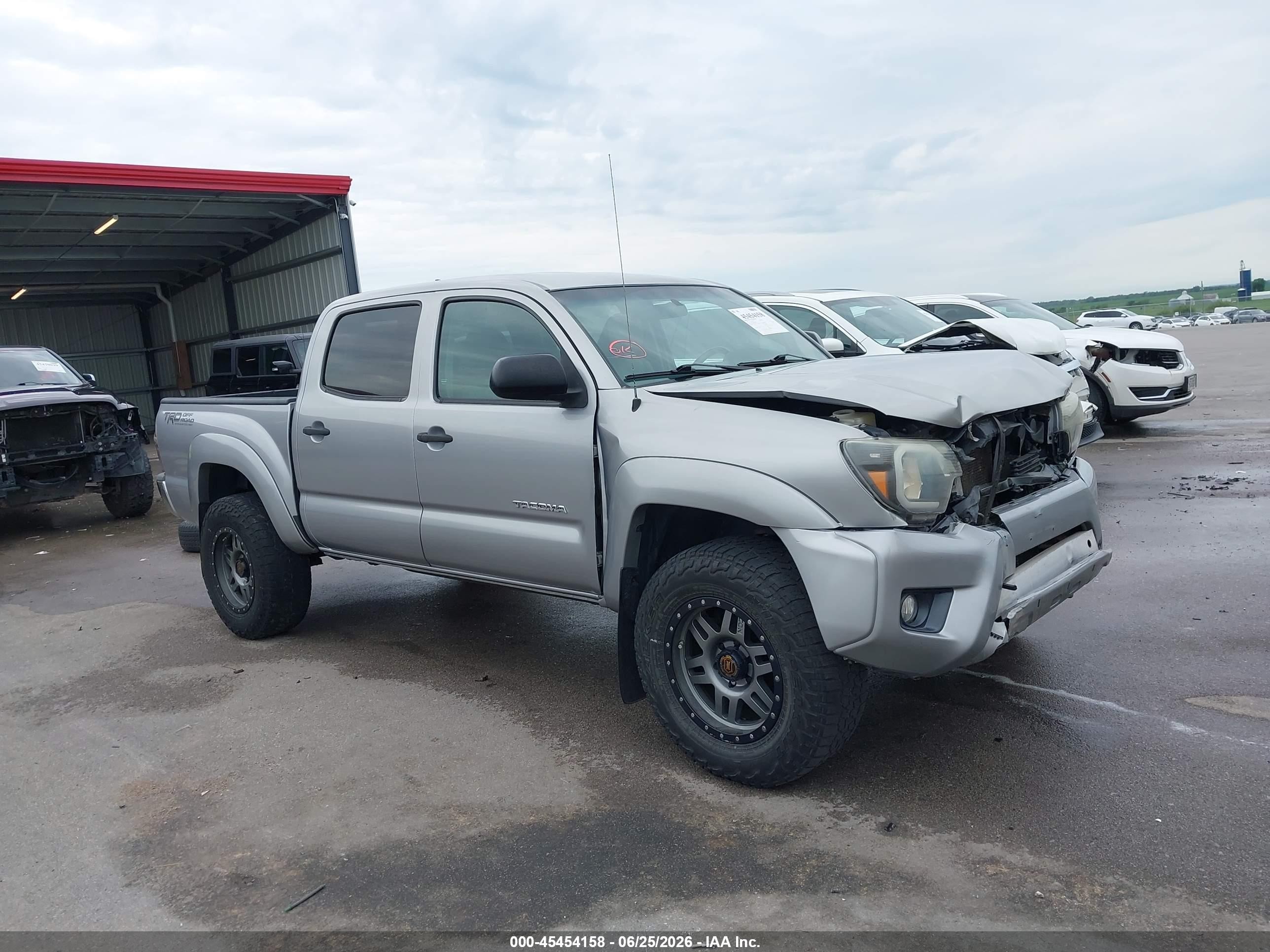 2014 Toyota Tacoma Base V6 Silver vin: 3TMLU4EN2EM164397