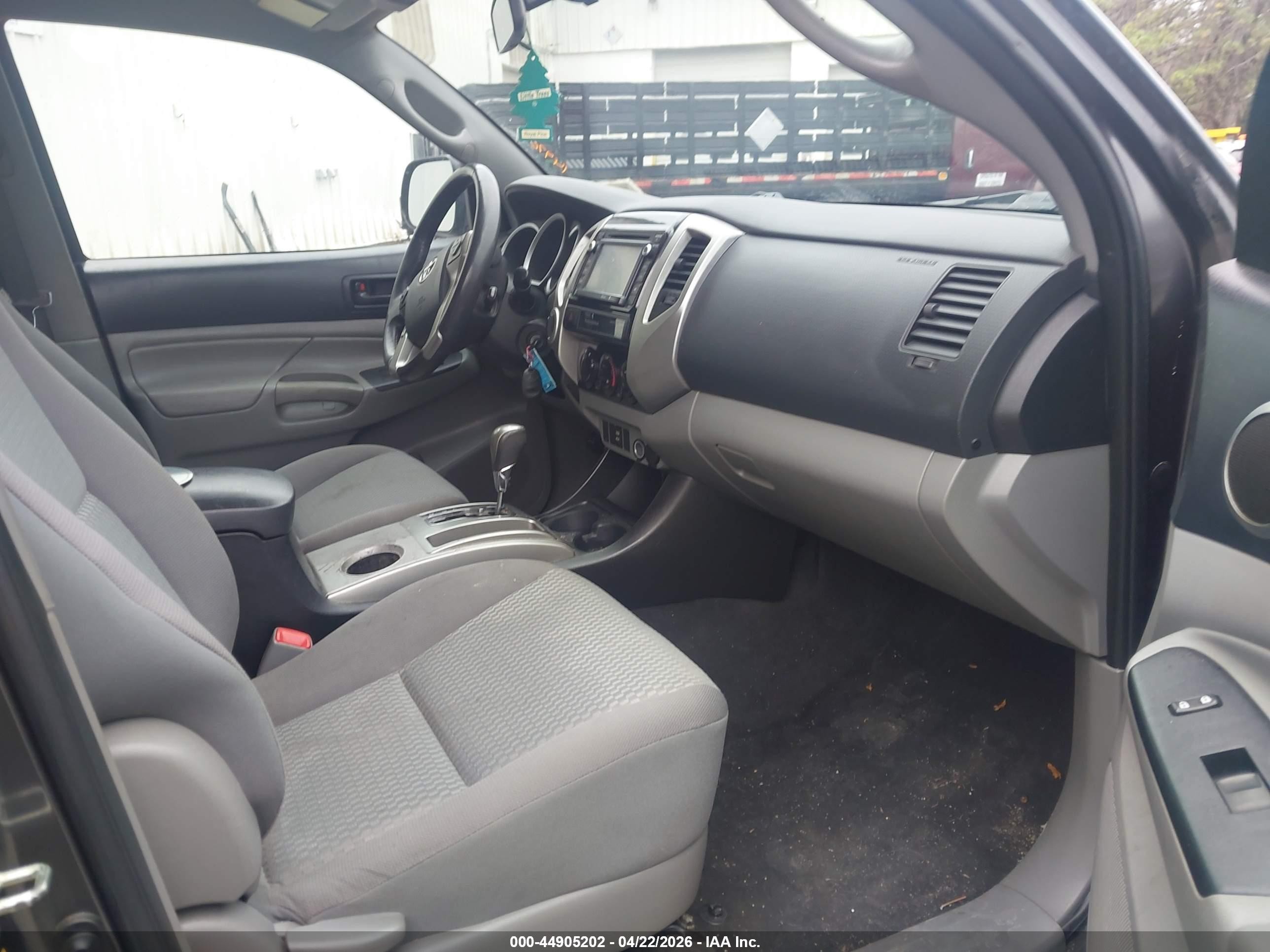 2015 Toyota Tacoma Base V6 Gray vin: 3TMLU4EN2FM202051