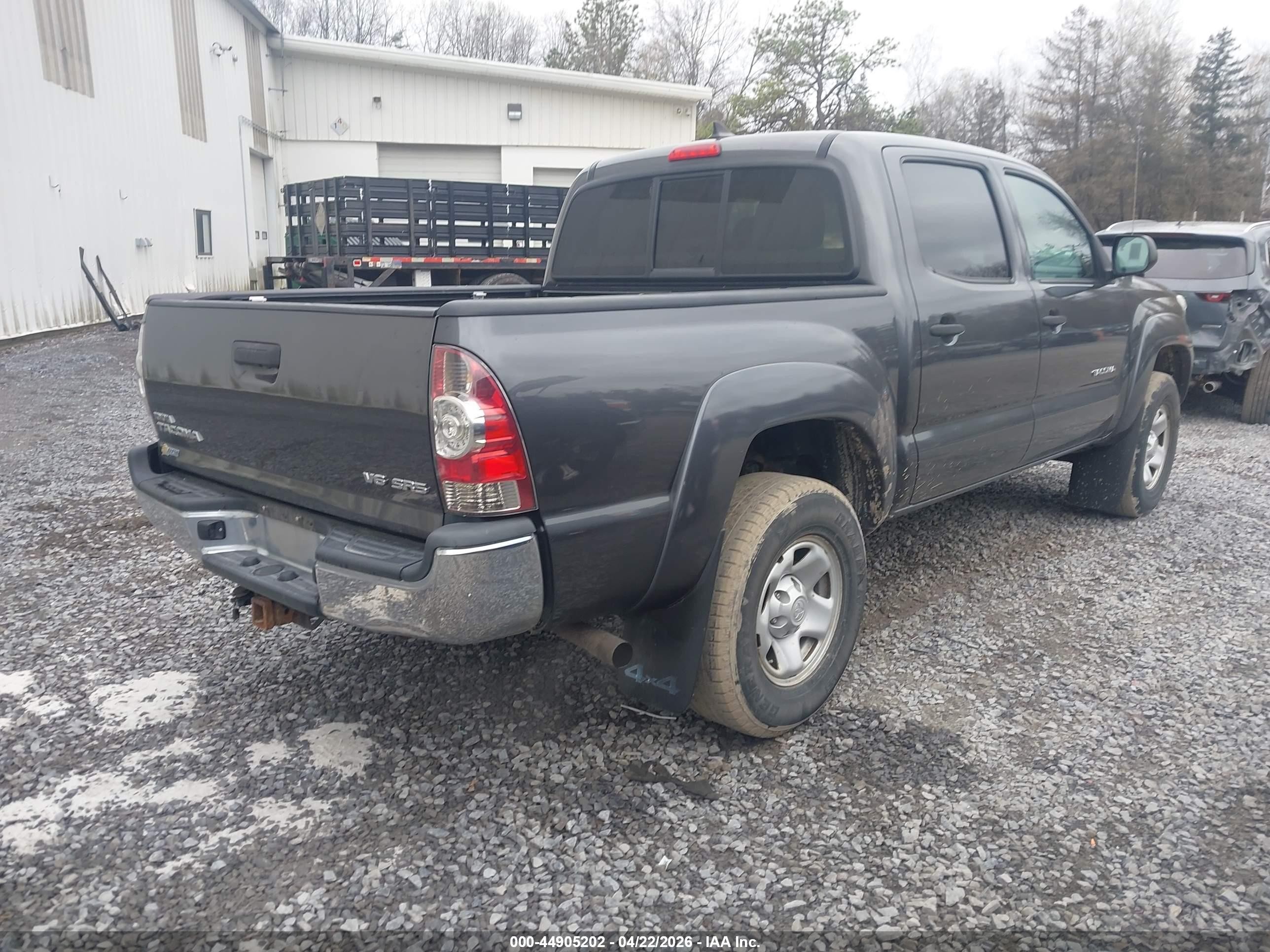 2015 Toyota Tacoma Base V6 Gray vin: 3TMLU4EN2FM202051