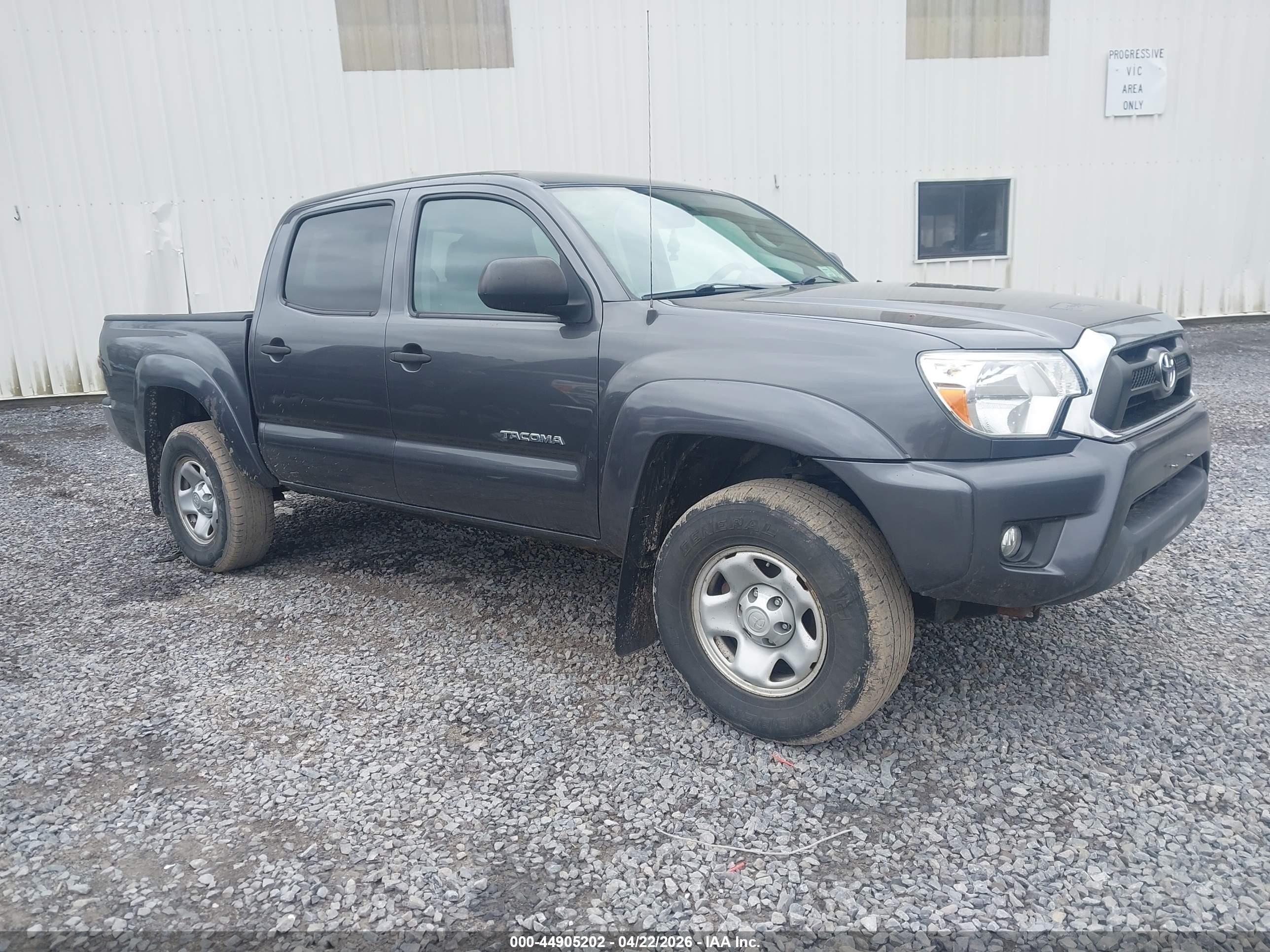 2015 Toyota Tacoma Base V6 Gray vin: 3TMLU4EN2FM202051
