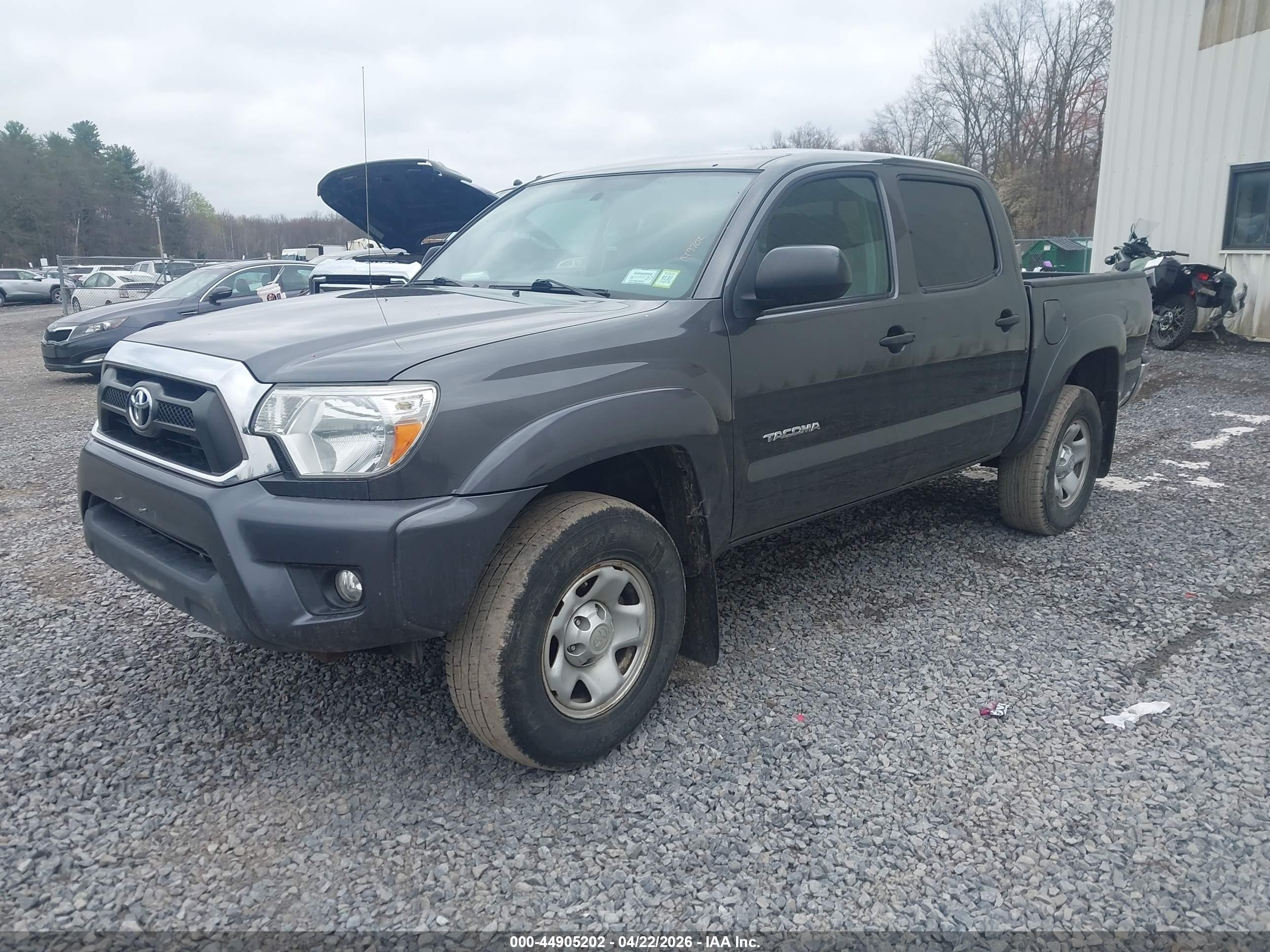2015 Toyota Tacoma Base V6 Gray vin: 3TMLU4EN2FM202051