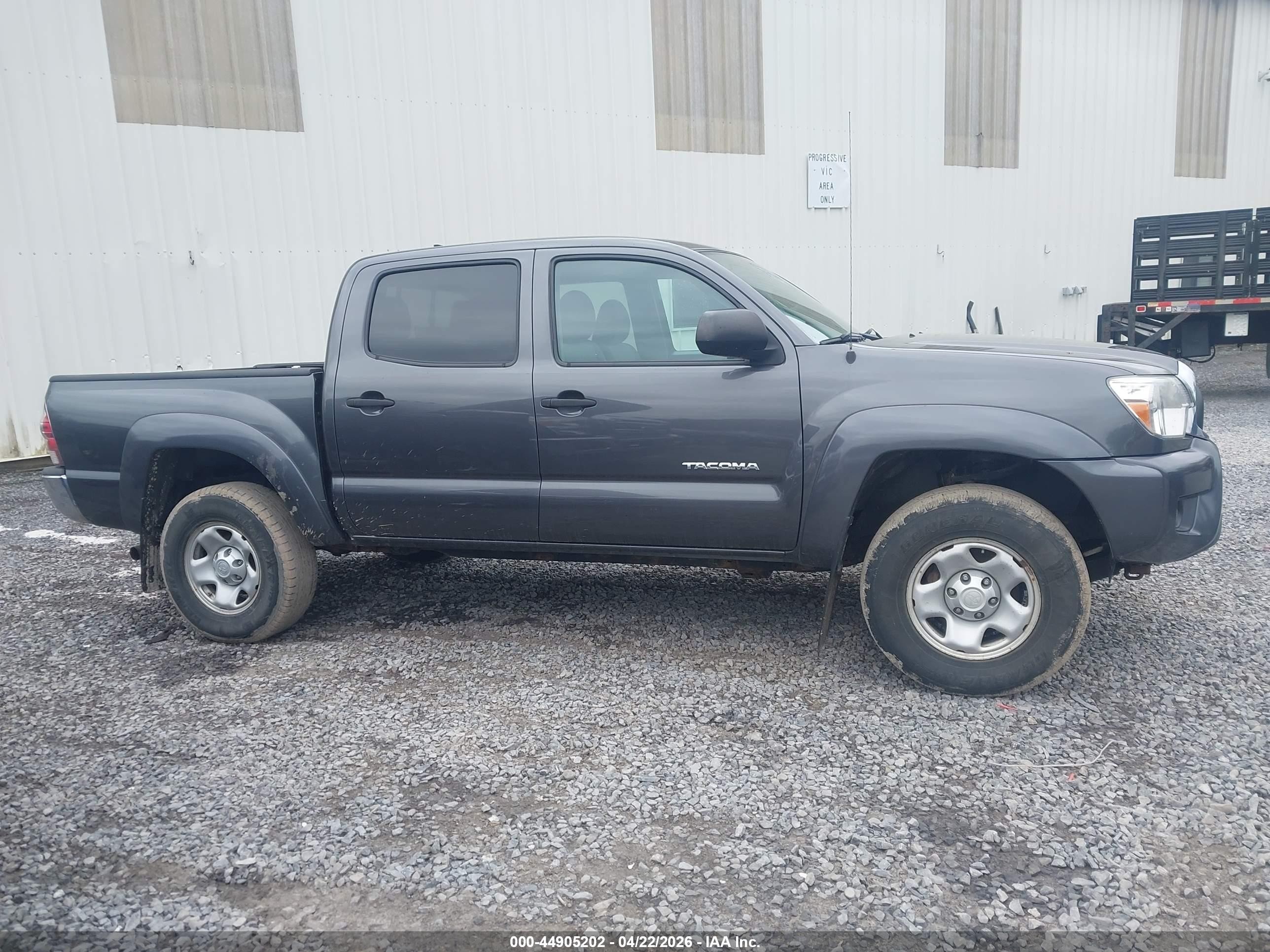 2015 Toyota Tacoma Base V6 Gray vin: 3TMLU4EN2FM202051