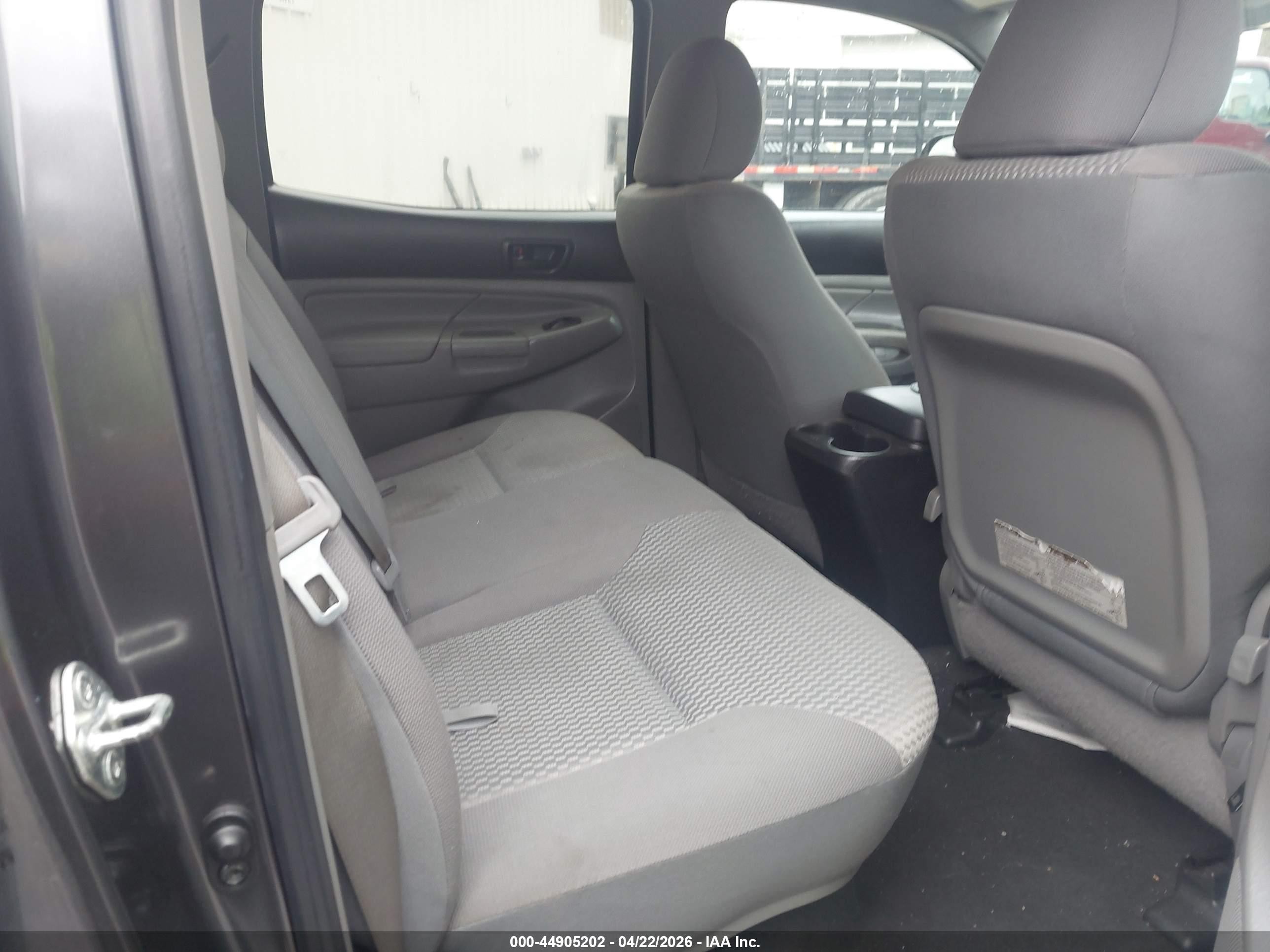 2015 Toyota Tacoma Base V6 Gray vin: 3TMLU4EN2FM202051