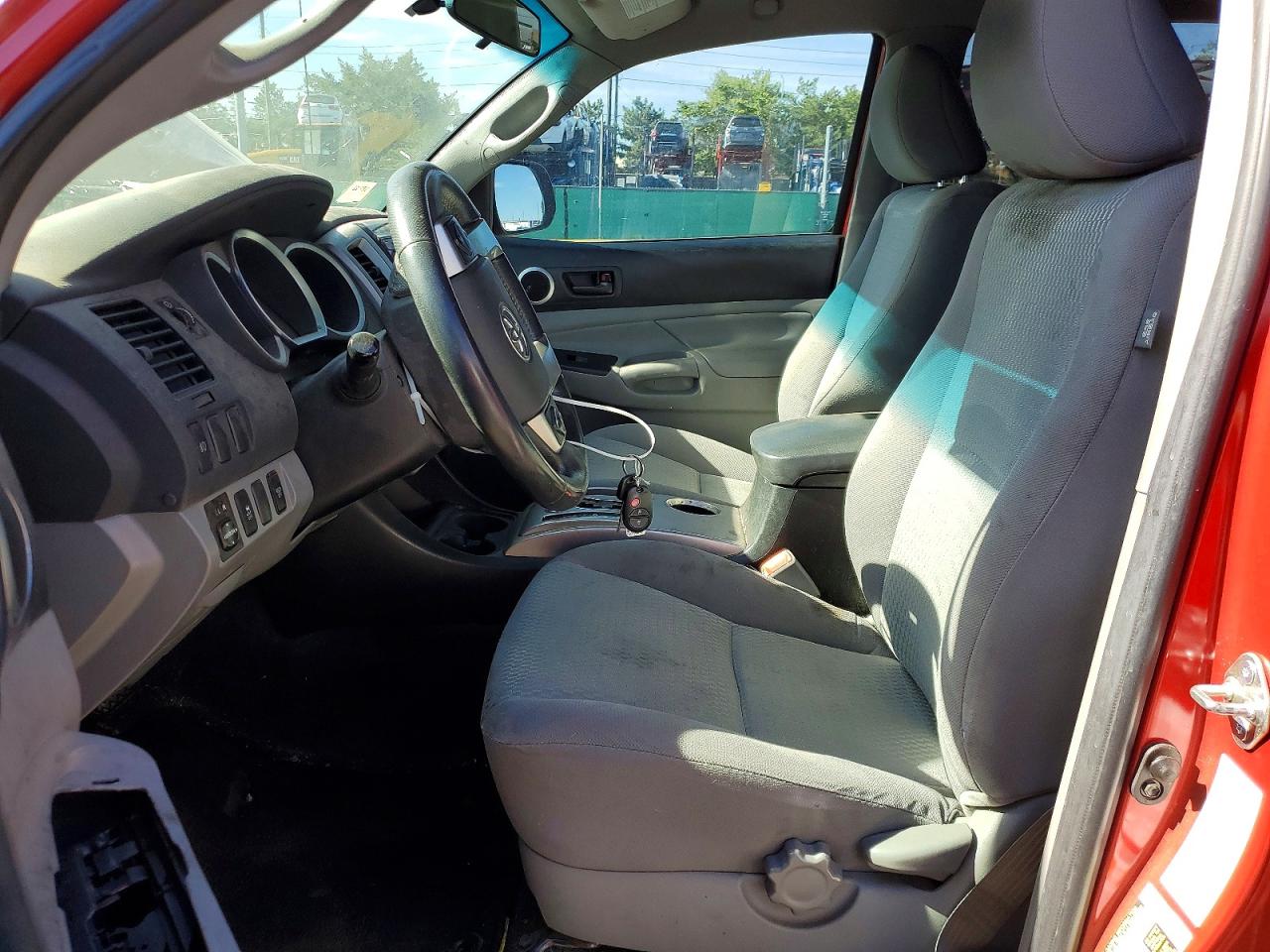 2015 Toyota Tacoma V6 Красный vin: 3TMLU4EN2FM202664
