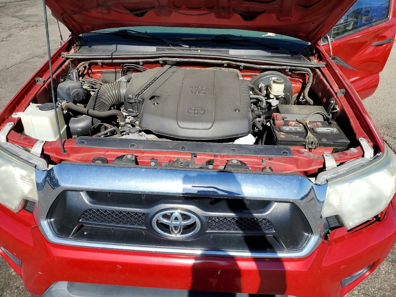 2015 Toyota Tacoma V6 Красный vin: 3TMLU4EN2FM202664