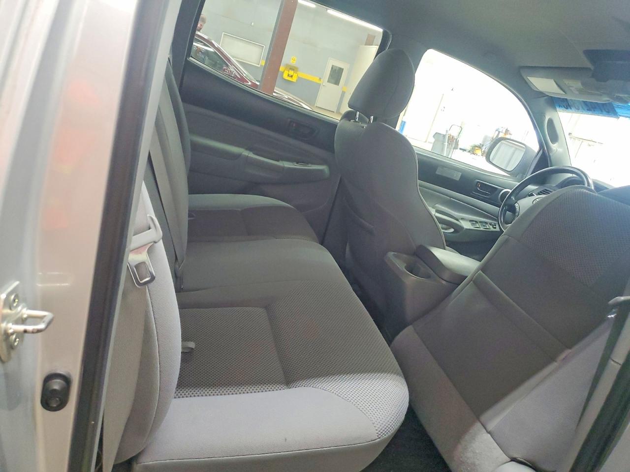 2010 Toyota Tacoma Base Серебряный vin: 3TMLU4EN3AM040066