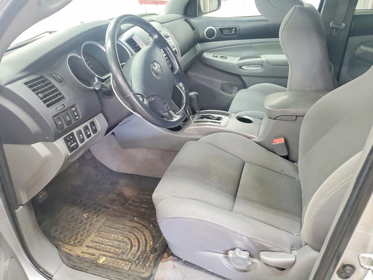 2010 Toyota Tacoma Base Серебряный vin: 3TMLU4EN3AM040066