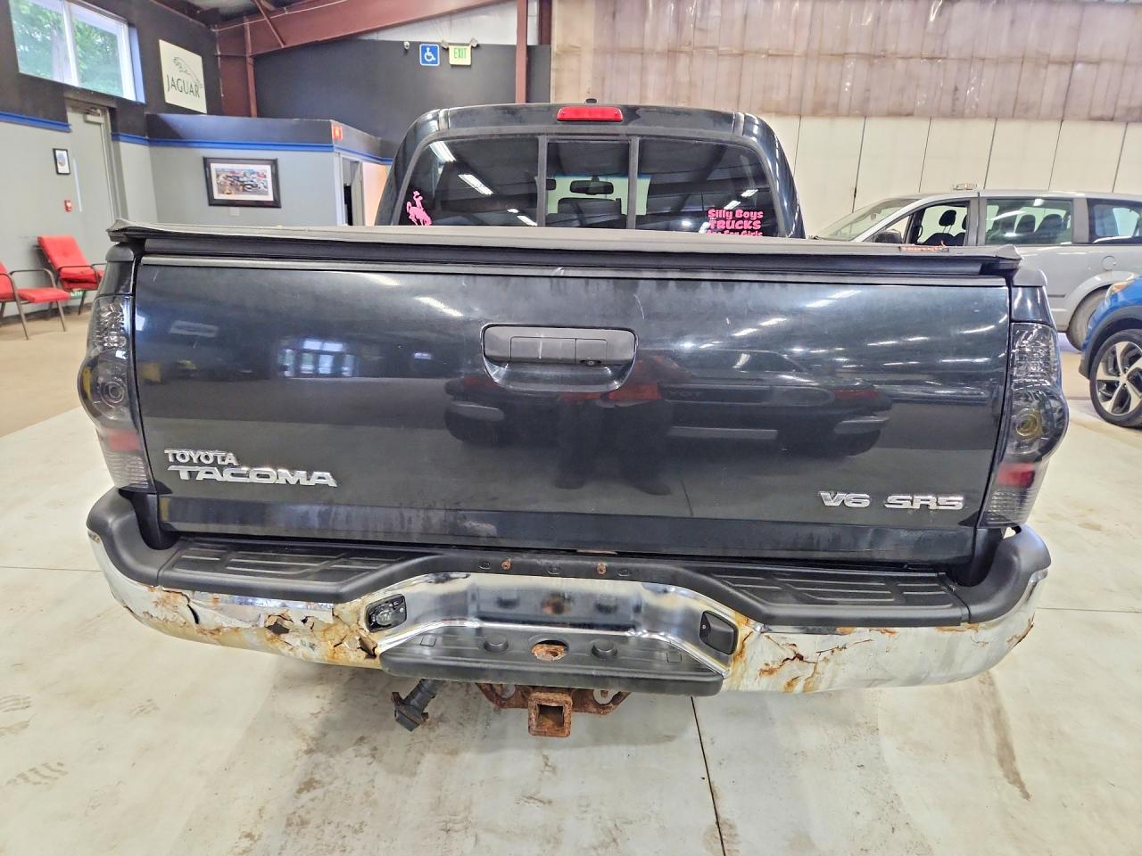 2010 Toyota Tacoma Black vin: 3TMLU4EN3AM042884