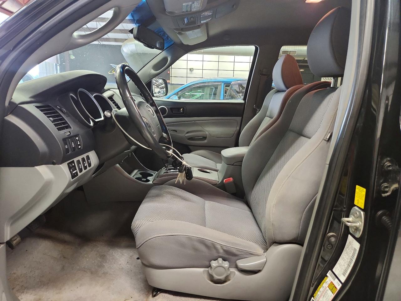 2010 Toyota Tacoma Black vin: 3TMLU4EN3AM042884