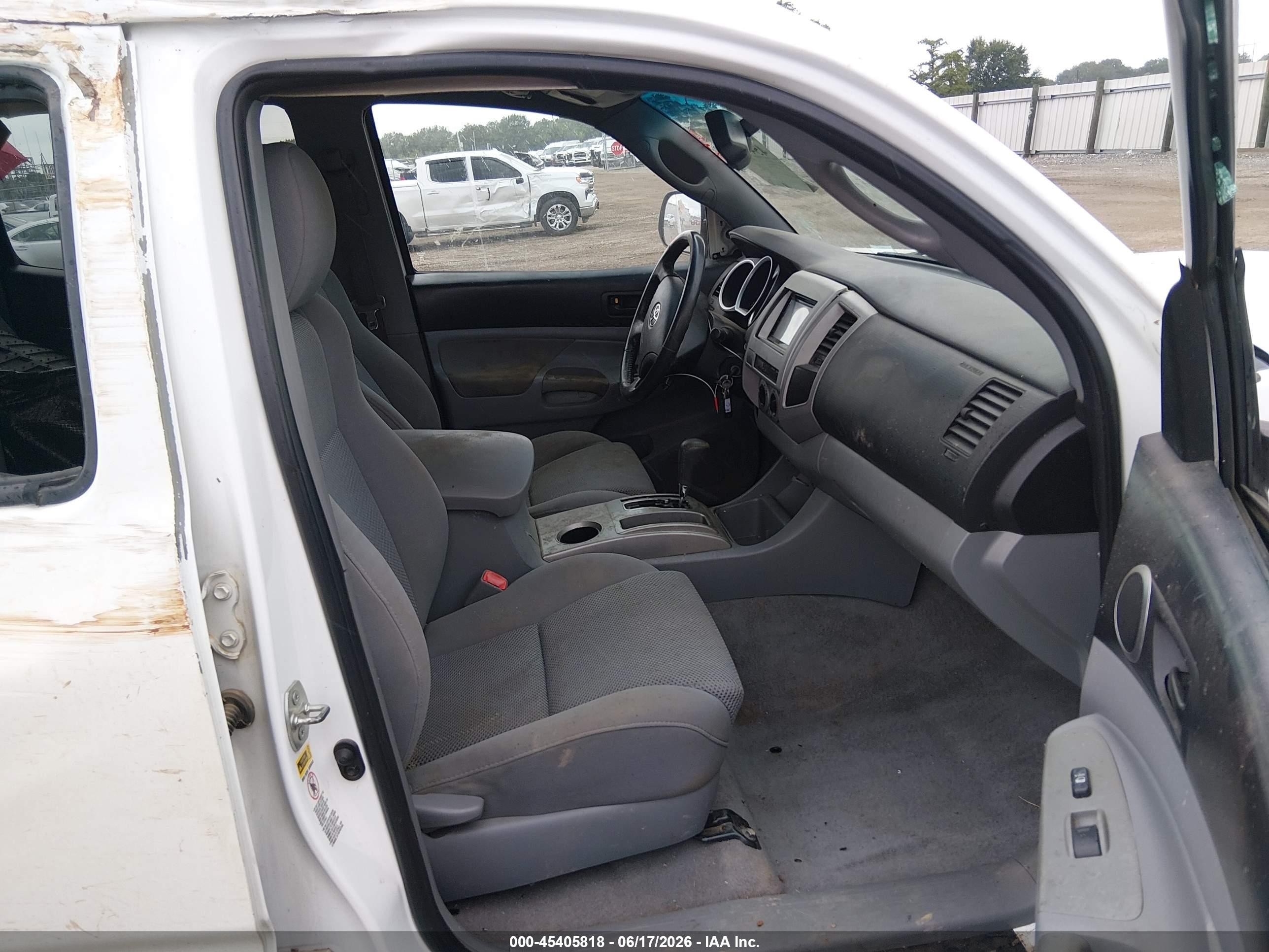 2010 Toyota Tacoma Base V6 White vin: 3TMLU4EN3AM045915