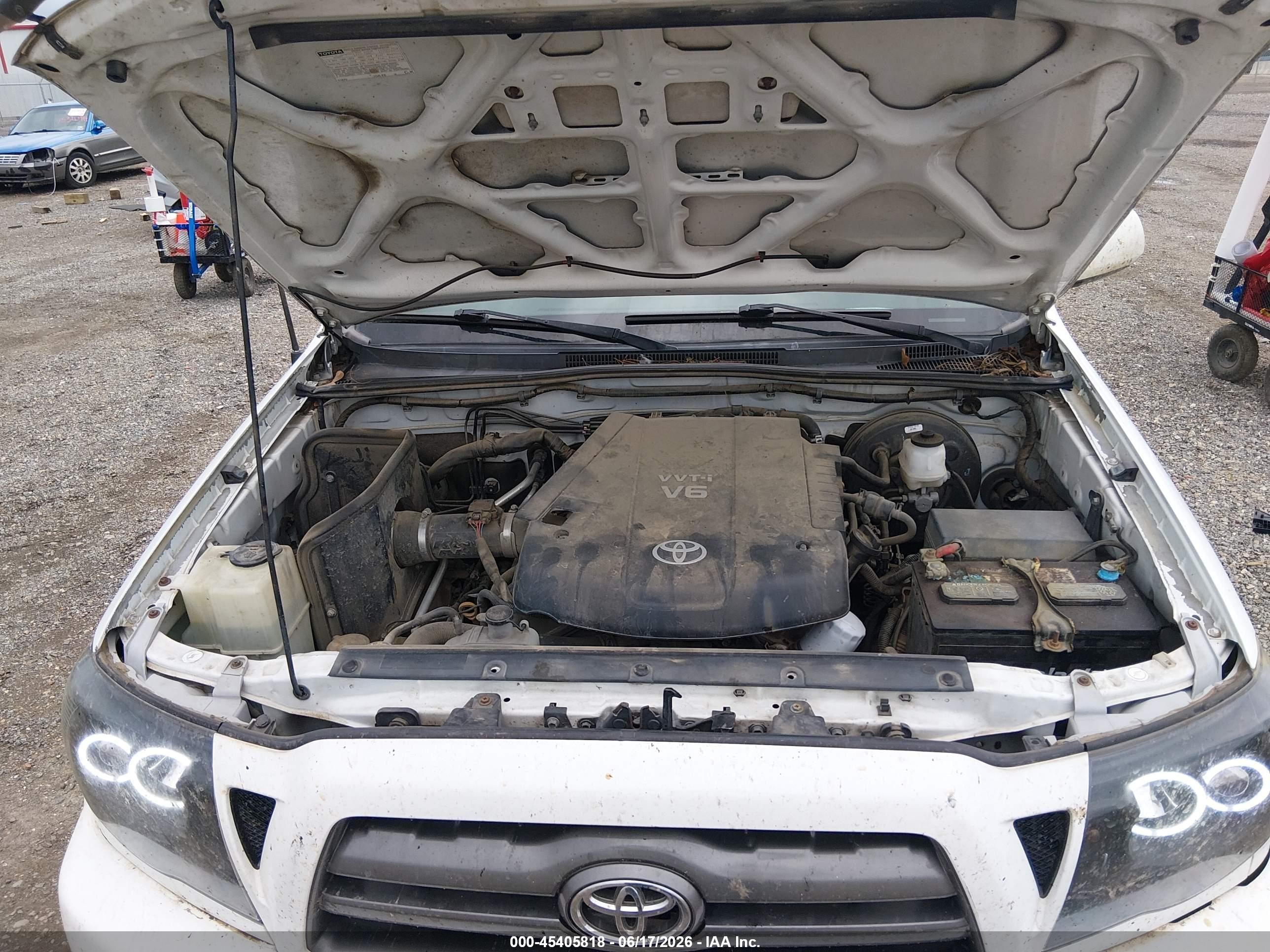 2010 Toyota Tacoma Base V6 White vin: 3TMLU4EN3AM045915