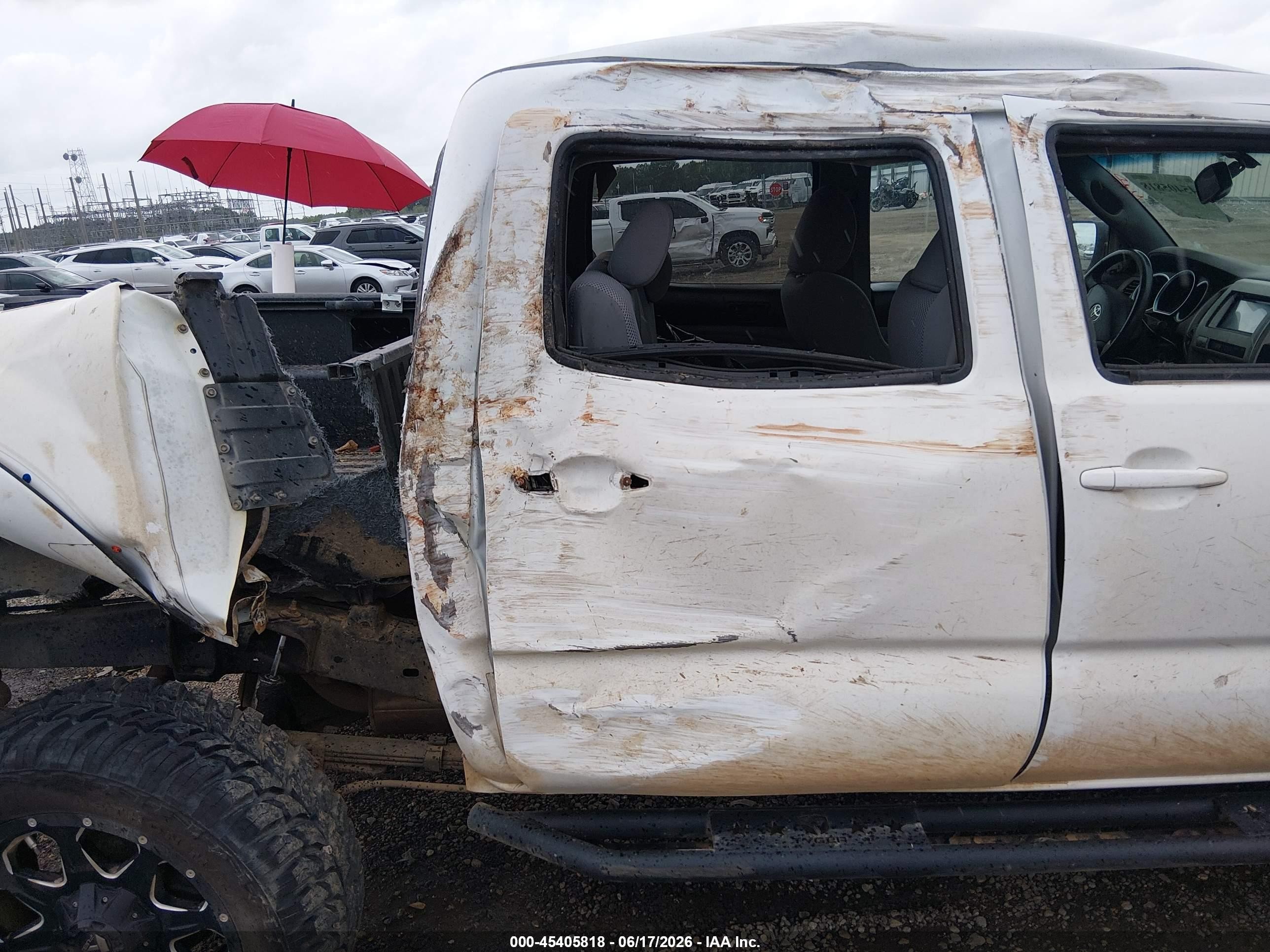 2010 Toyota Tacoma Base V6 White vin: 3TMLU4EN3AM045915