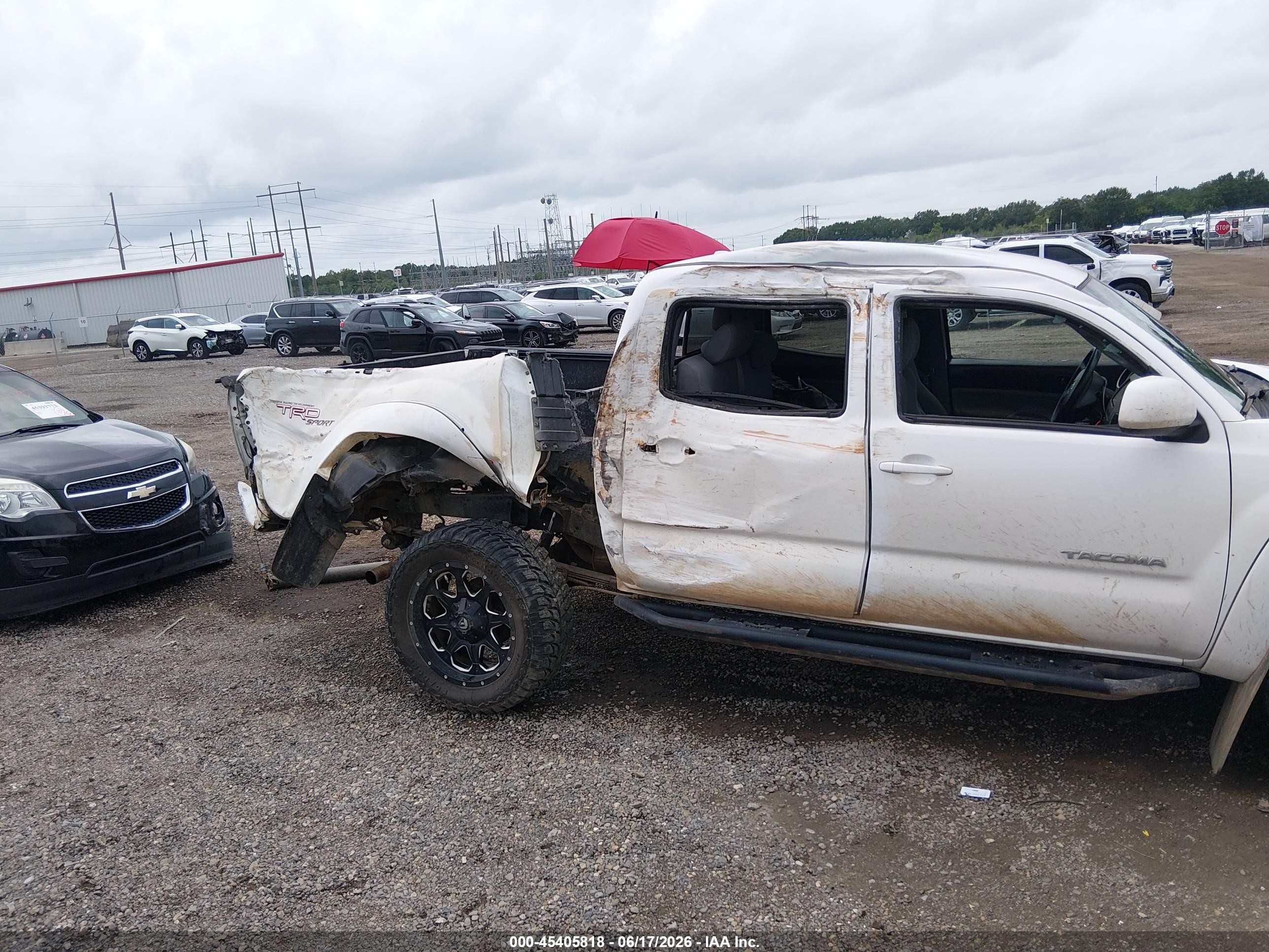 2010 Toyota Tacoma Base V6 White vin: 3TMLU4EN3AM045915