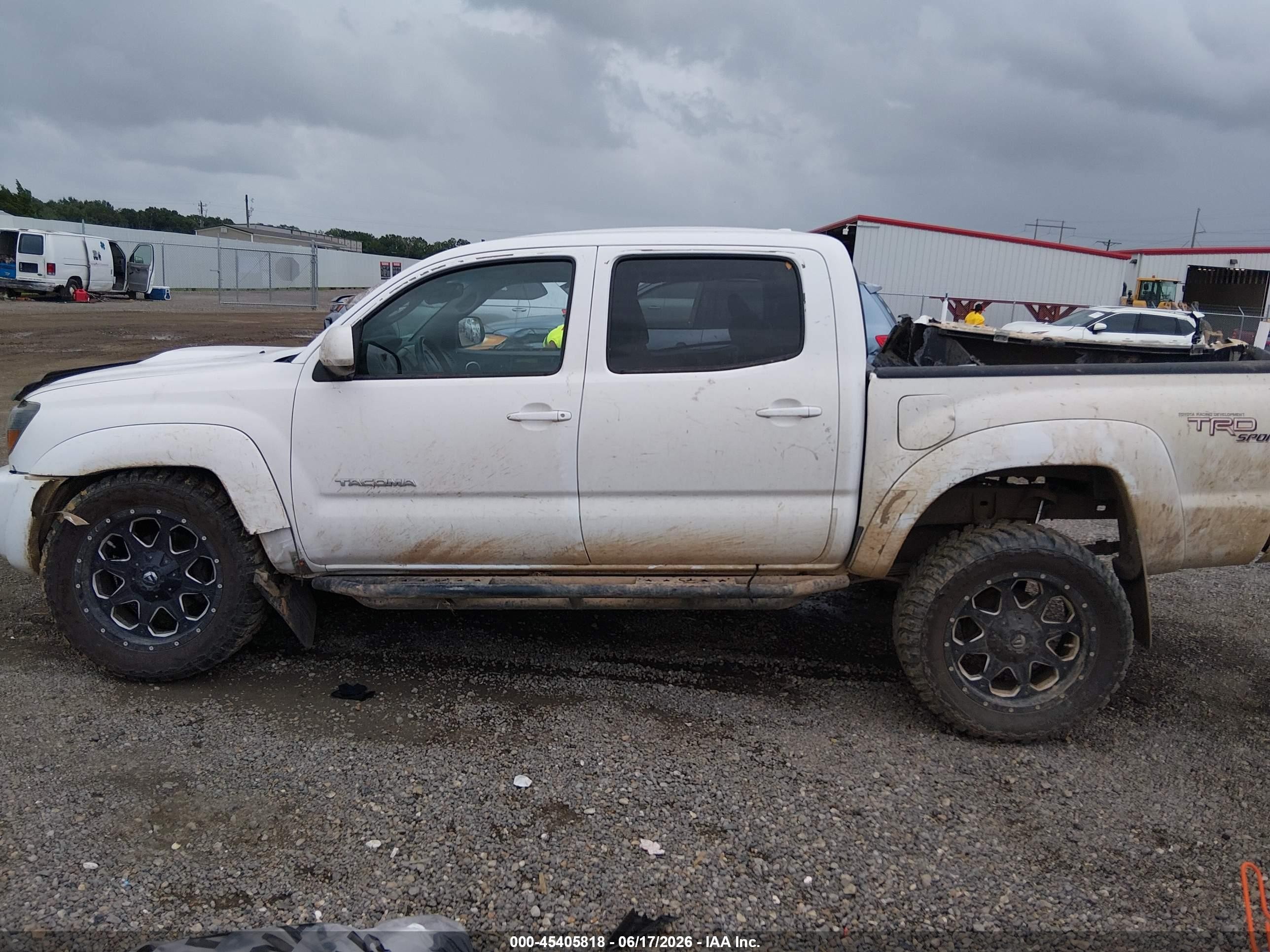 2010 Toyota Tacoma Base V6 White vin: 3TMLU4EN3AM045915