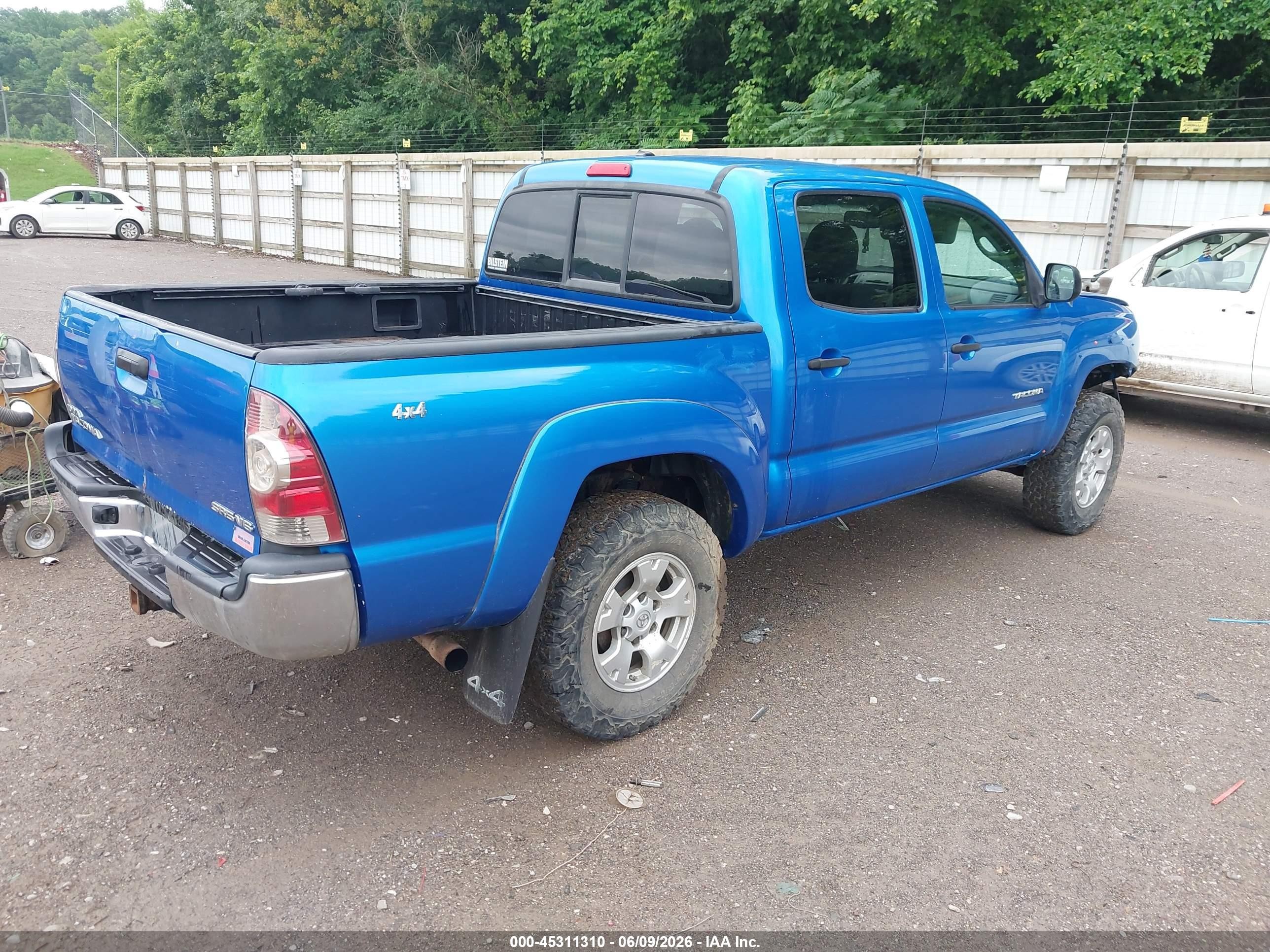 2011 Toyota Tacoma Base V6 Синий vin: 3TMLU4EN3BM058231