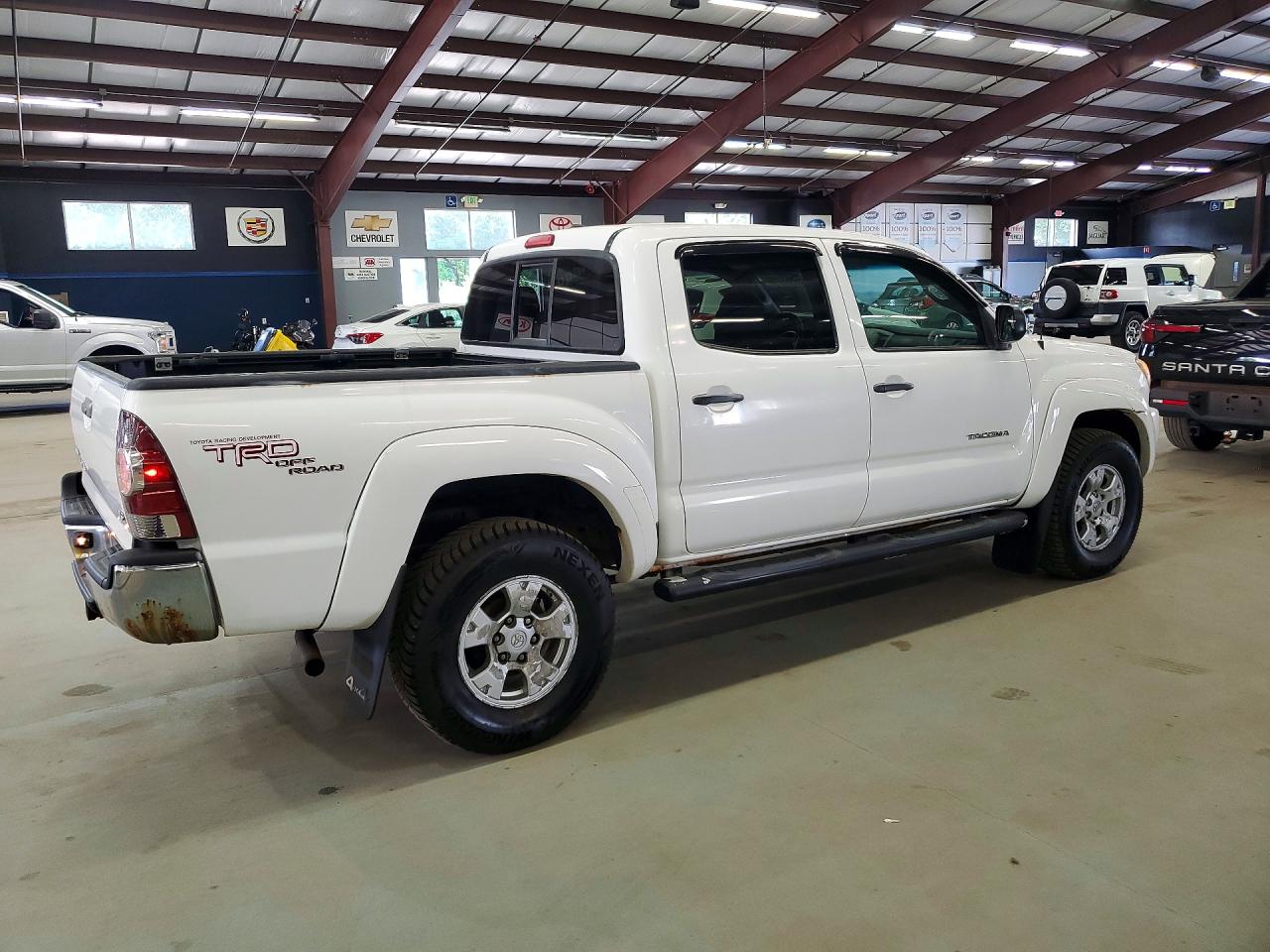 2011 Toyota Tacoma Double Cab White vin: 3TMLU4EN3BM067849