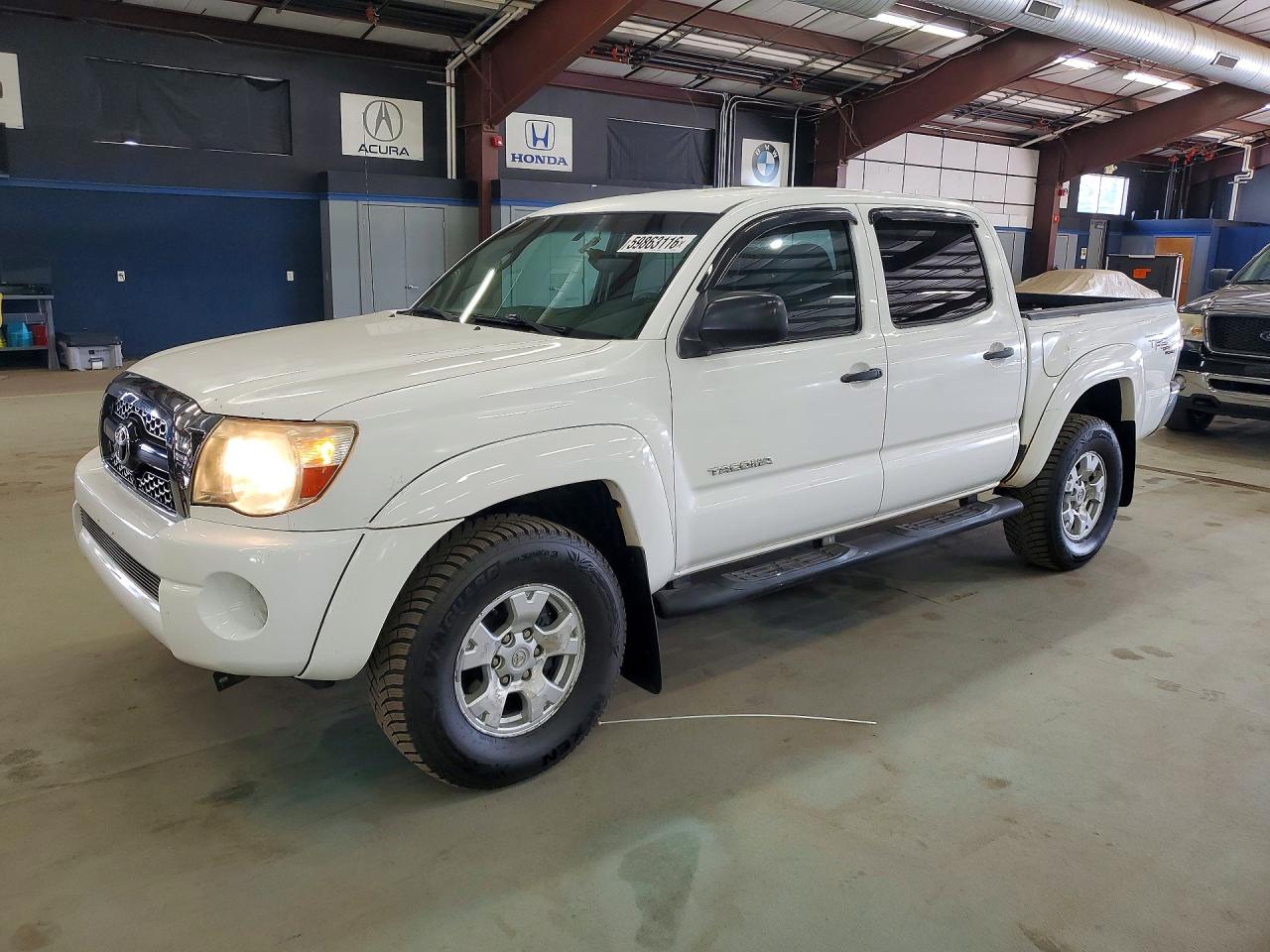 2011 Toyota Tacoma Double Cab White vin: 3TMLU4EN3BM067849