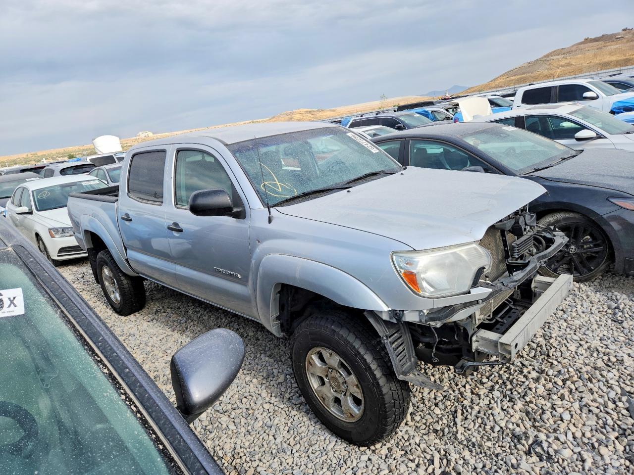 2013 Toyota Tacoma V6 Silver vin: 3TMLU4EN3DM129141