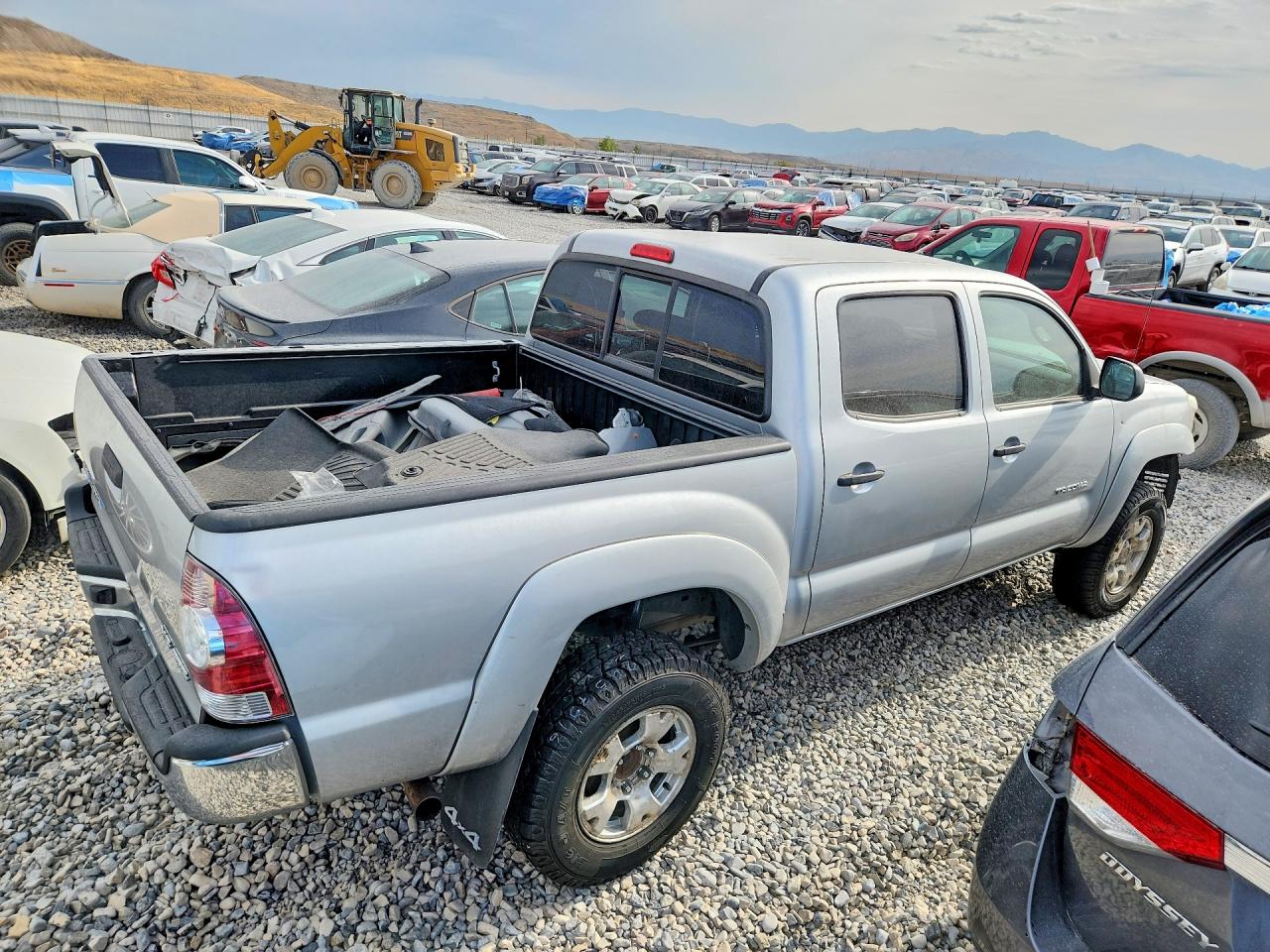 2013 Toyota Tacoma V6 Silver vin: 3TMLU4EN3DM129141