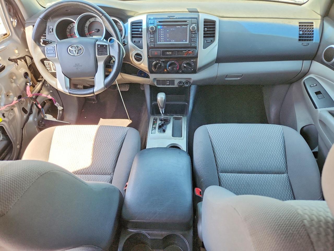 2013 Toyota Tacoma V6 Silver vin: 3TMLU4EN3DM129141