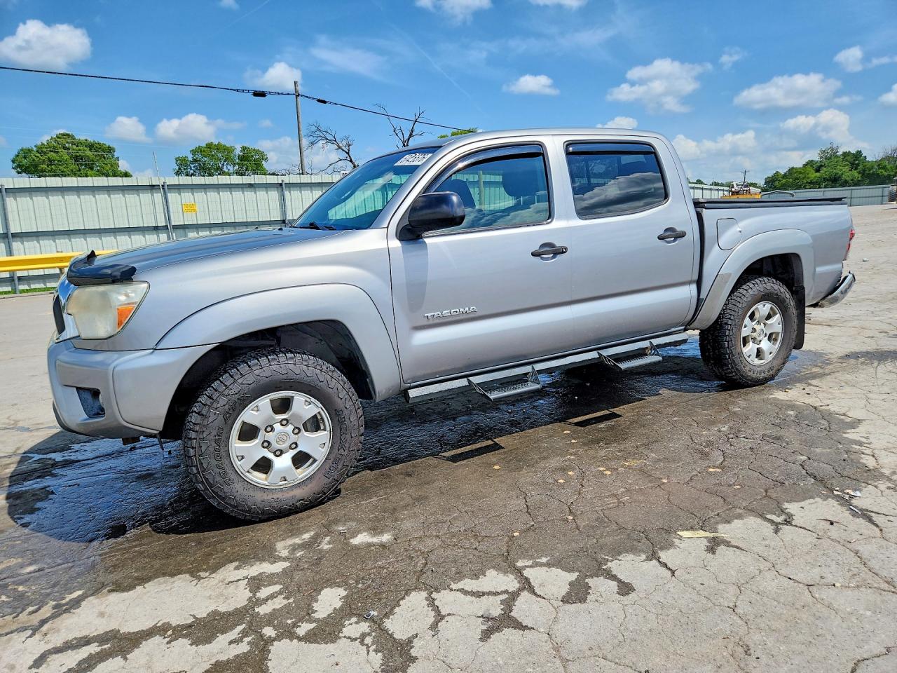 2014 Toyota Tacoma Double Cab Silver vin: 3TMLU4EN3EM146295