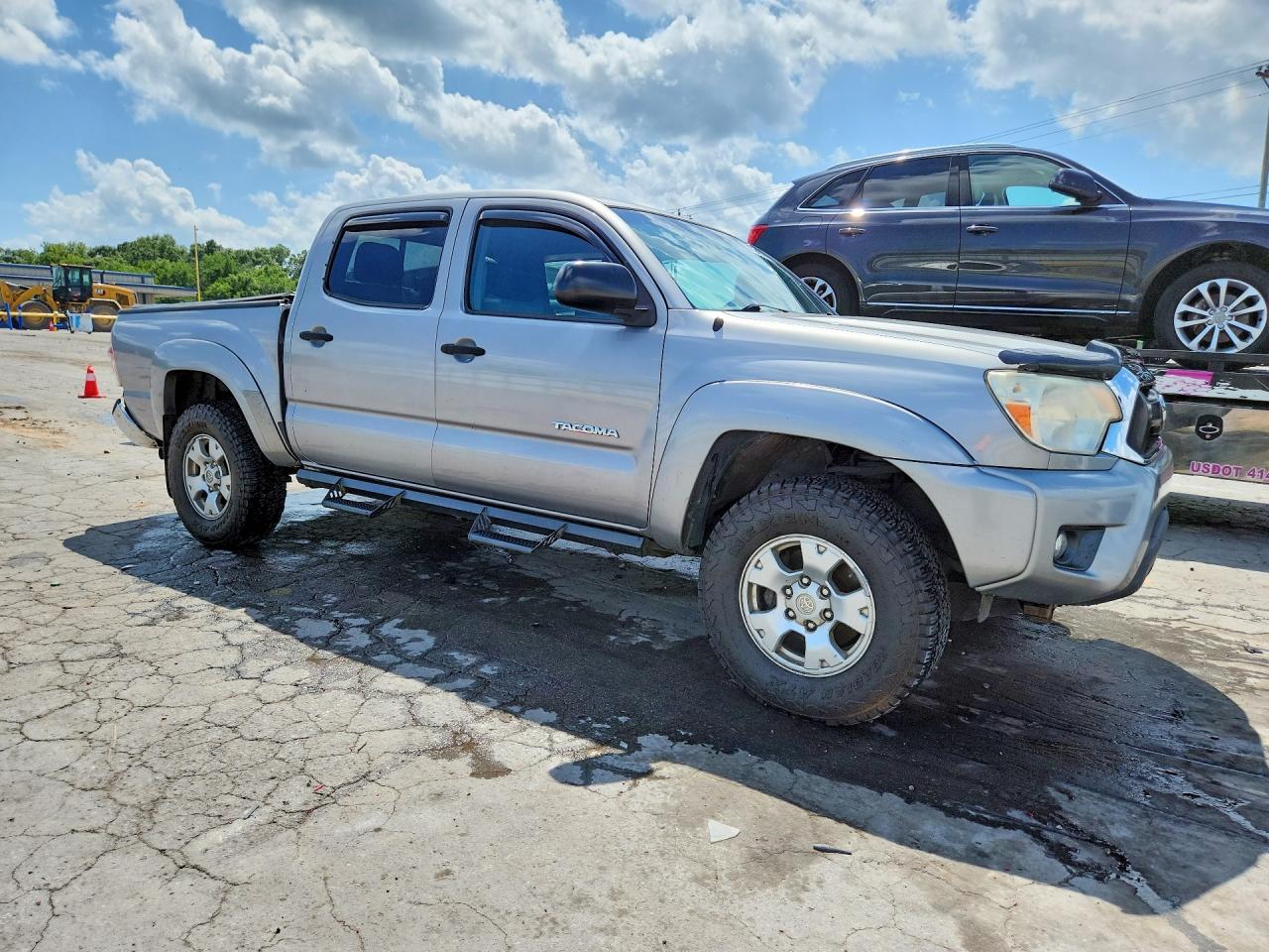 2014 Toyota Tacoma Double Cab Silver vin: 3TMLU4EN3EM146295