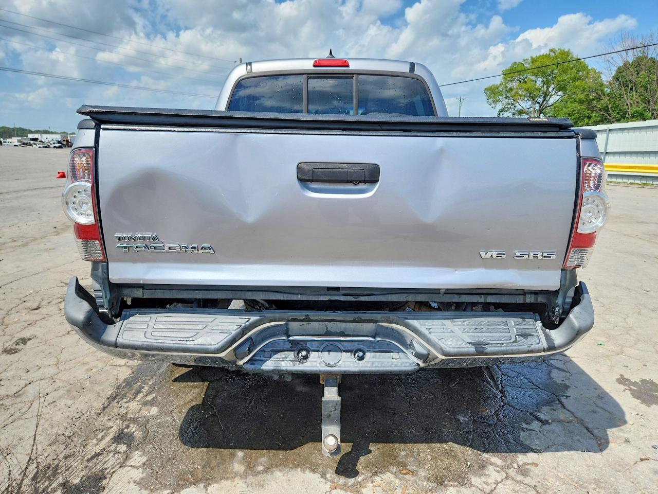 2014 Toyota Tacoma Double Cab Silver vin: 3TMLU4EN3EM146295