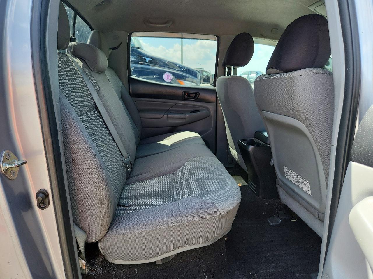 2014 Toyota Tacoma Double Cab Silver vin: 3TMLU4EN3EM146295