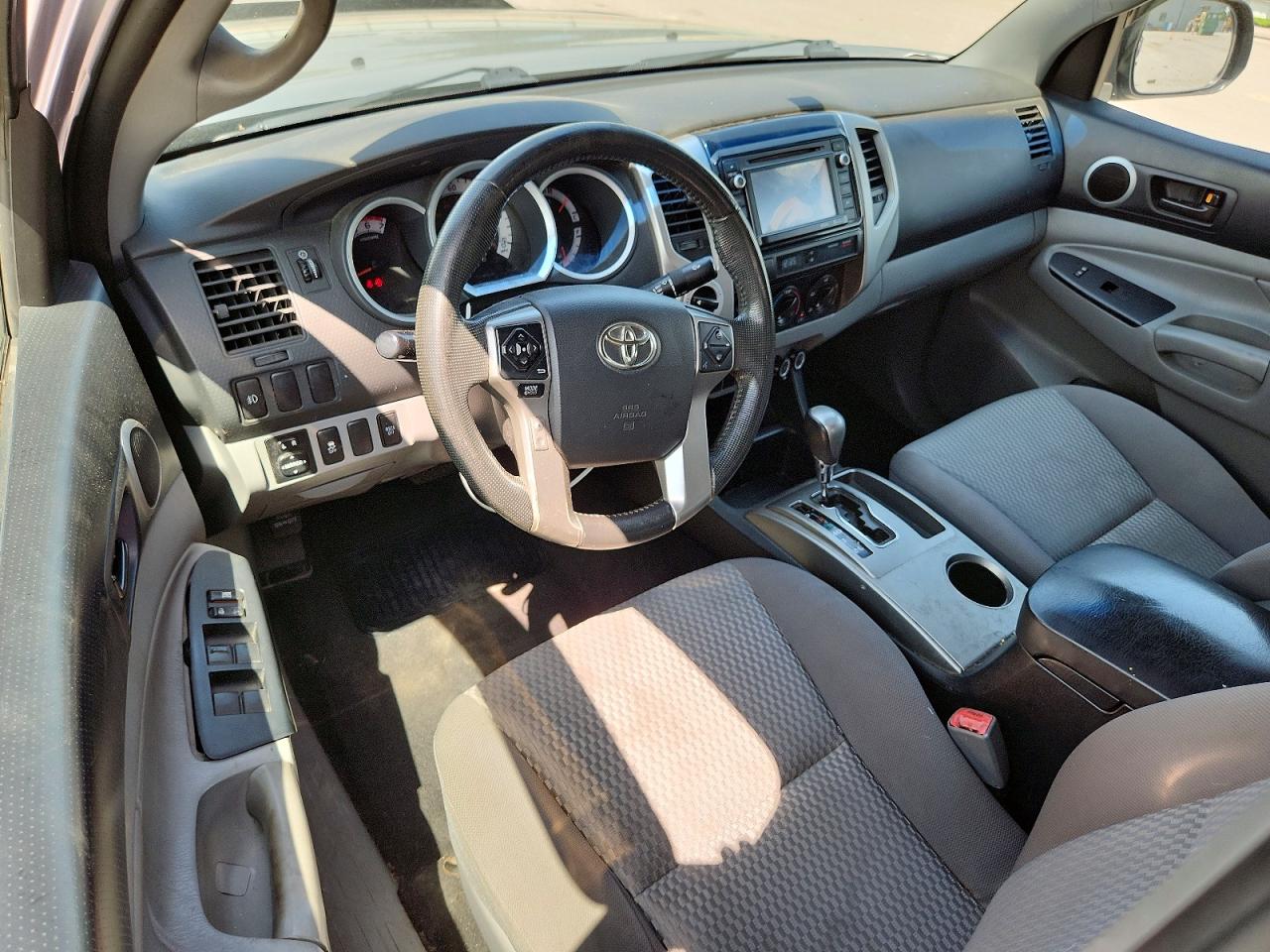 2014 Toyota Tacoma Double Cab Silver vin: 3TMLU4EN3EM146295