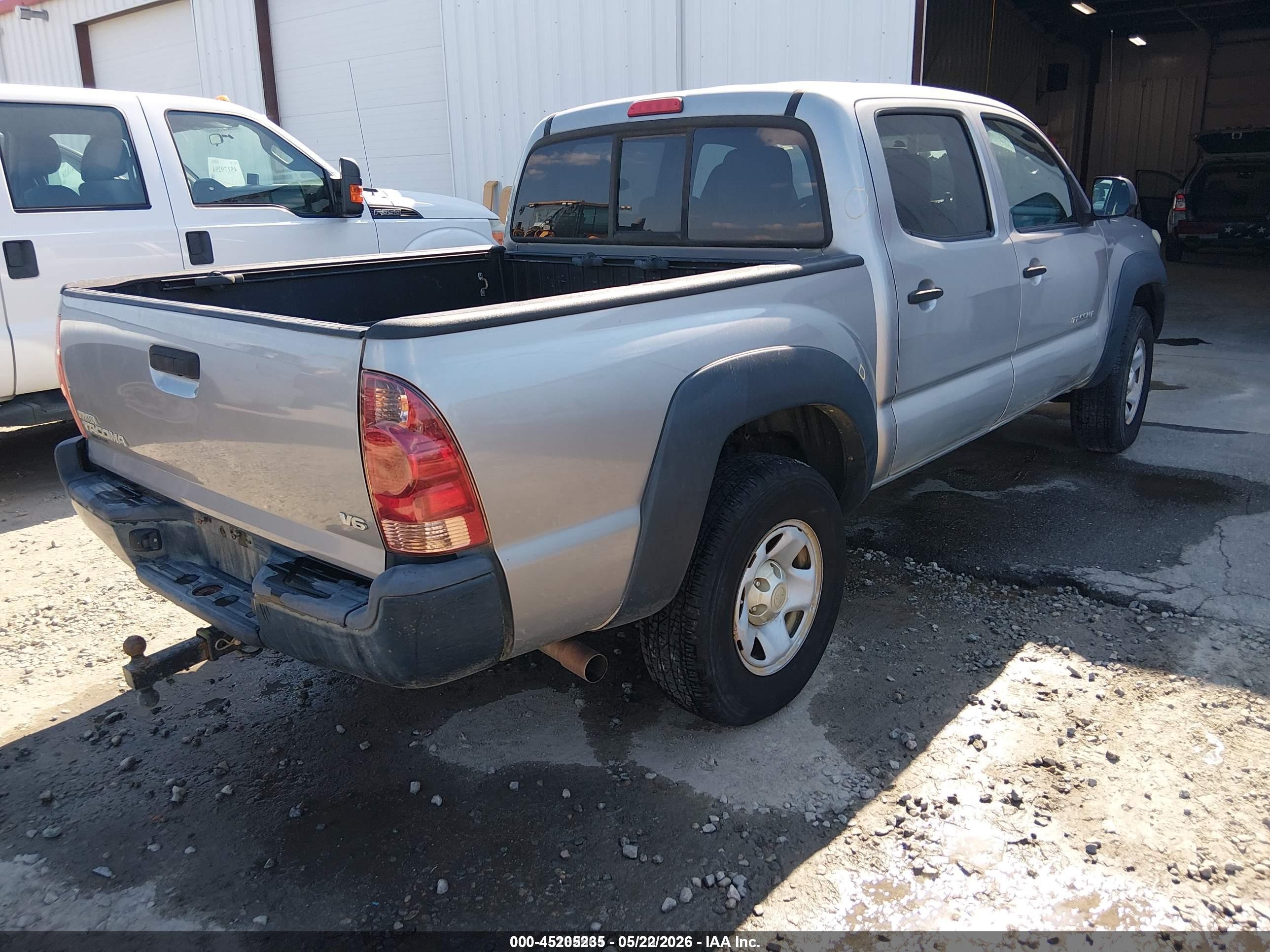 2014 Toyota Tacoma Base V6 Silver vin: 3TMLU4EN3EM158933