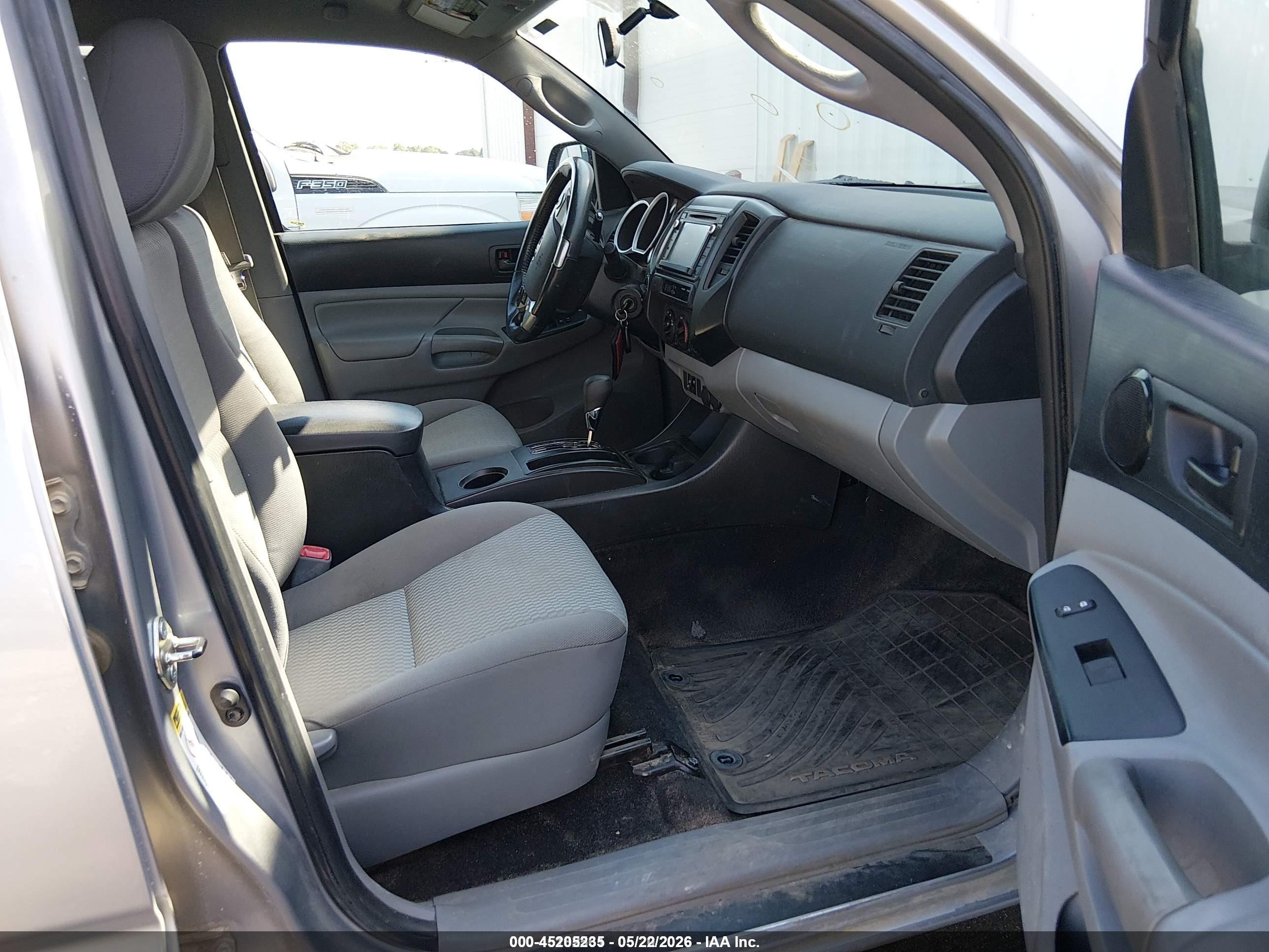2014 Toyota Tacoma Base V6 Silver vin: 3TMLU4EN3EM158933
