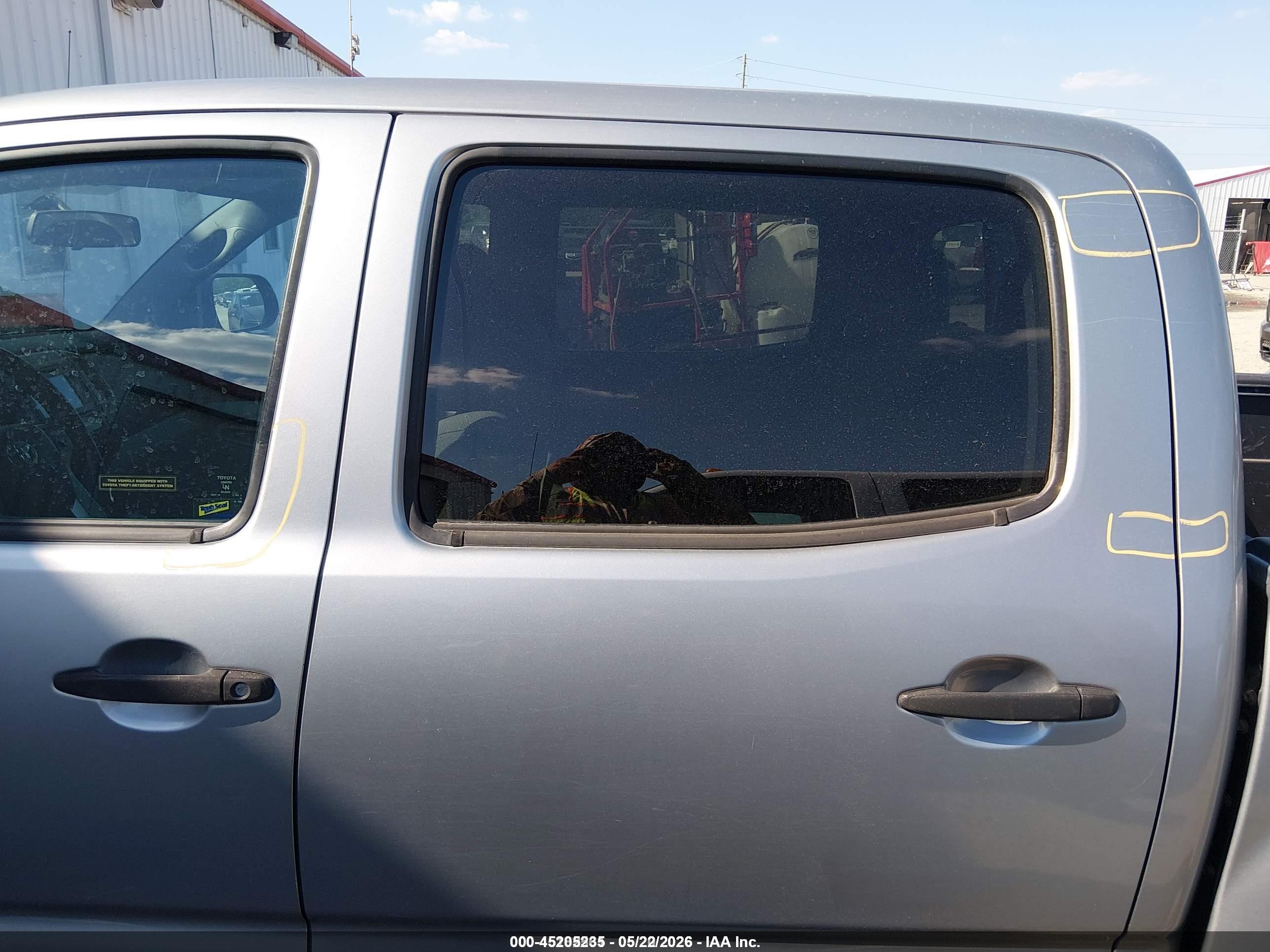2014 Toyota Tacoma Base V6 Silver vin: 3TMLU4EN3EM158933