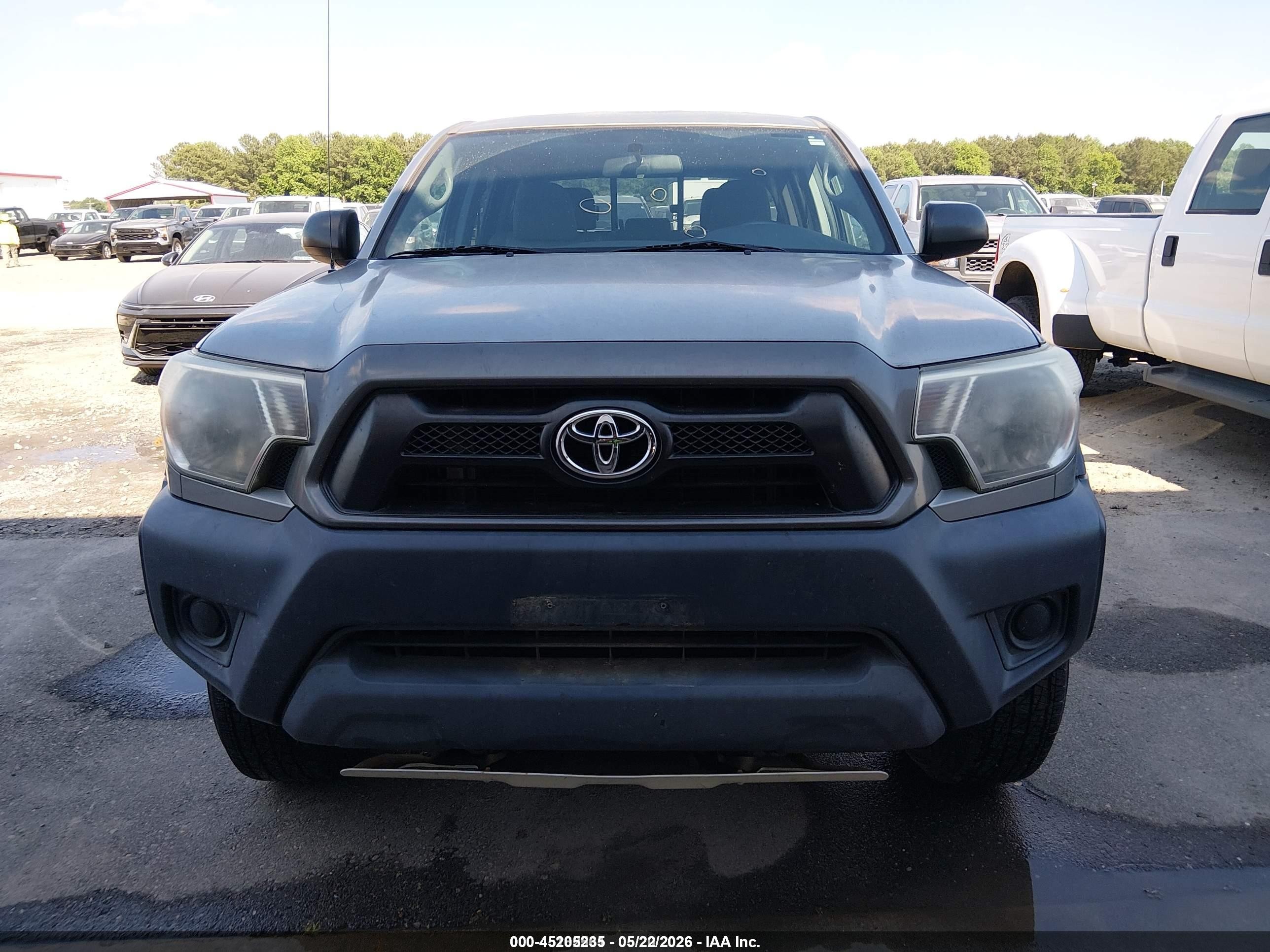 2014 Toyota Tacoma Base V6 Silver vin: 3TMLU4EN3EM158933